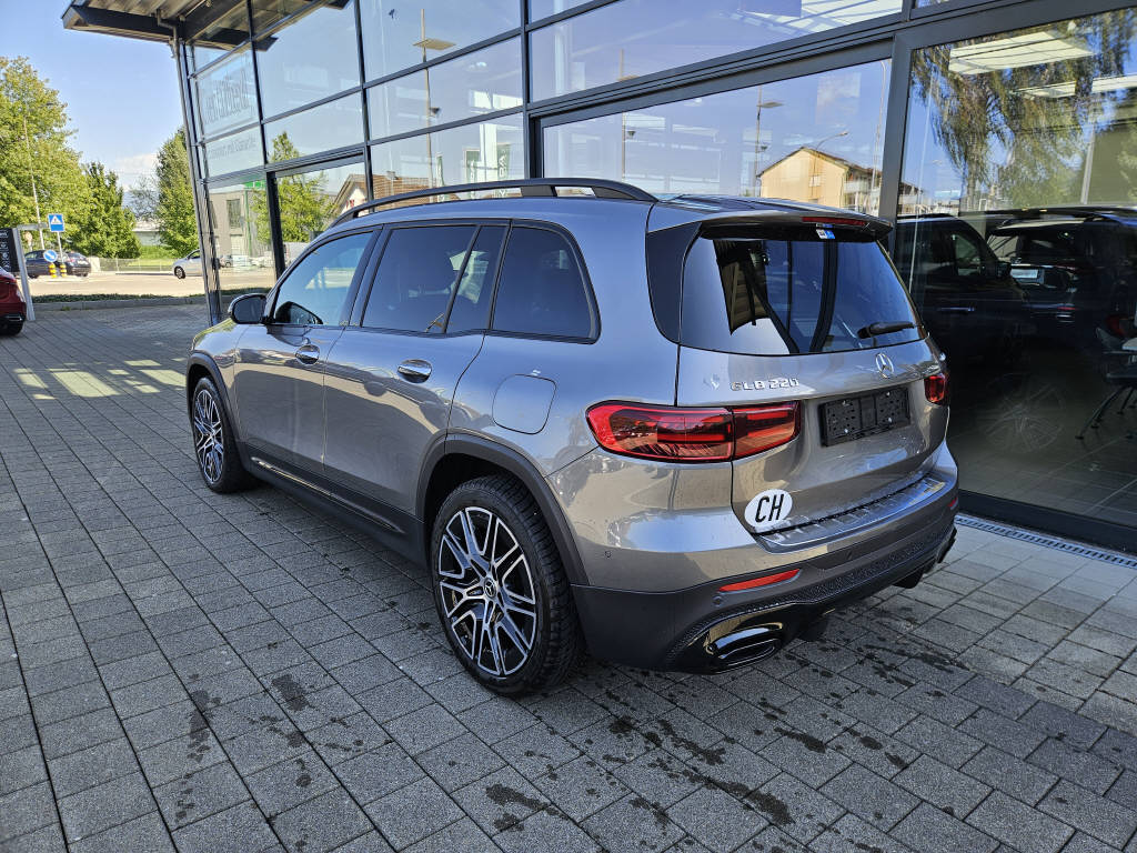 MERCEDES-BENZ GLB 220 4Matic AMG Line-image-2