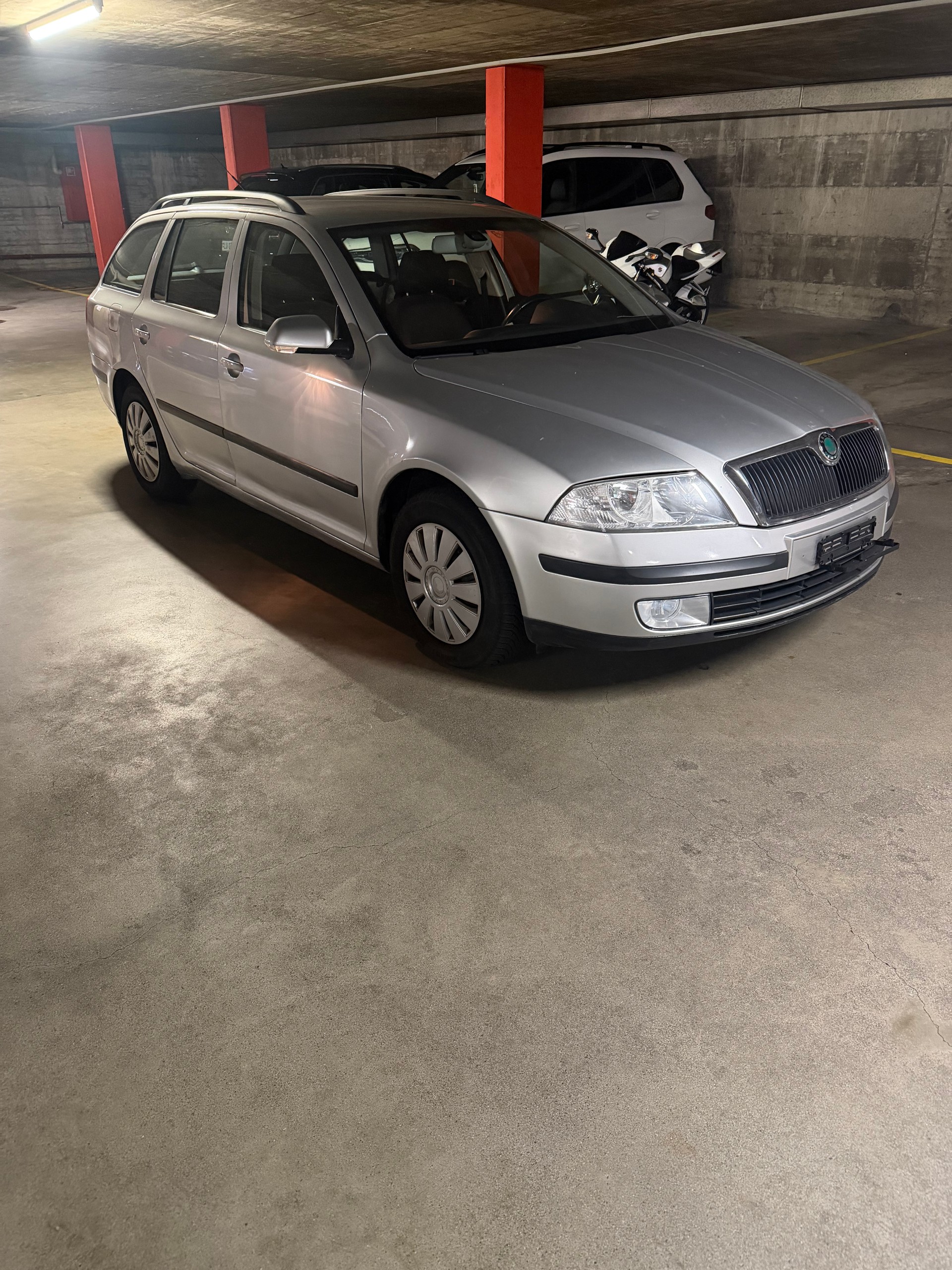 SKODA 2.0 TDI 140 Elegance DSG-image-1