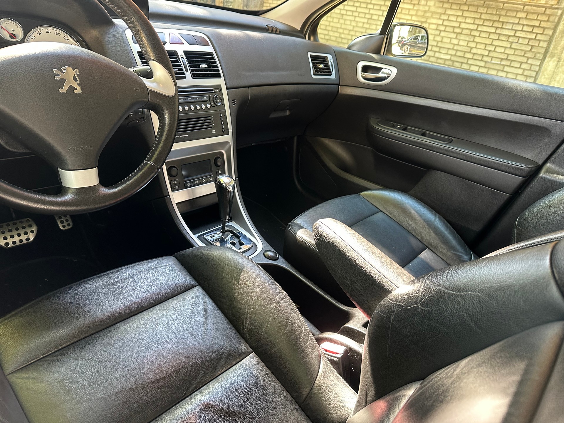 PEUGEOT 307 2.0 16V Platinum Edition-image-5