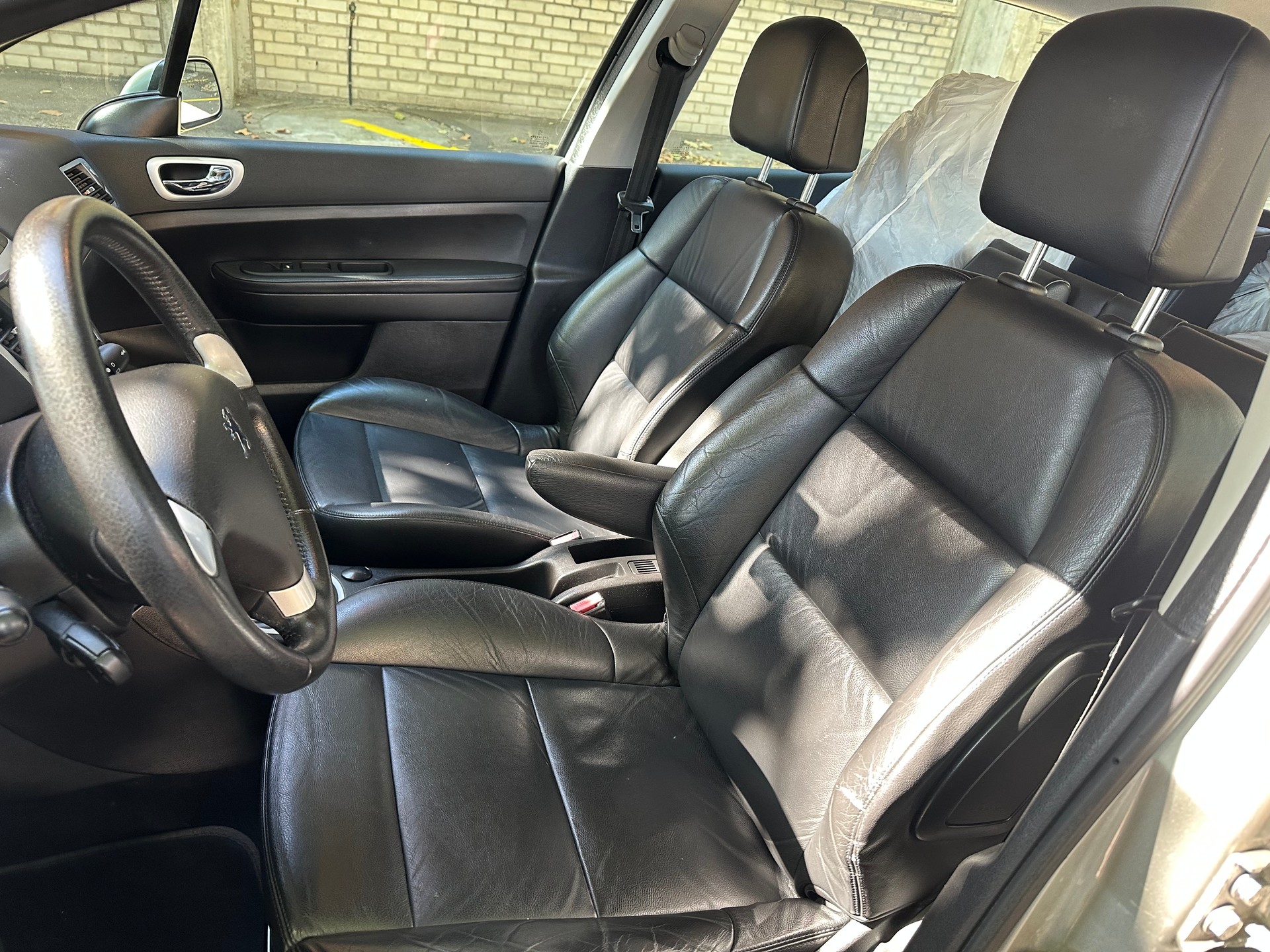 PEUGEOT 307 2.0 16V Platinum Edition-image-6