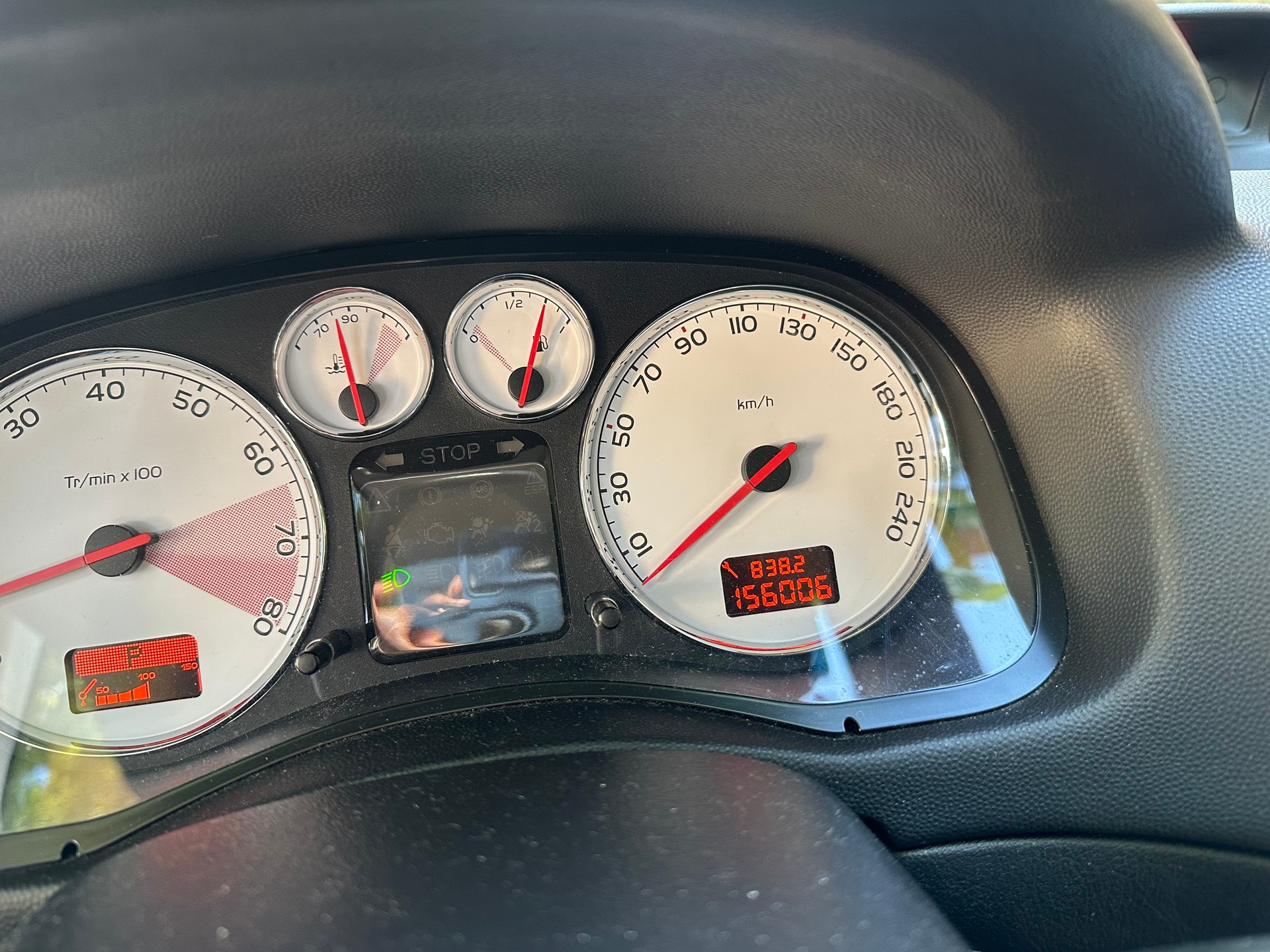 PEUGEOT 307 2.0 16V Platinum Edition-image-8
