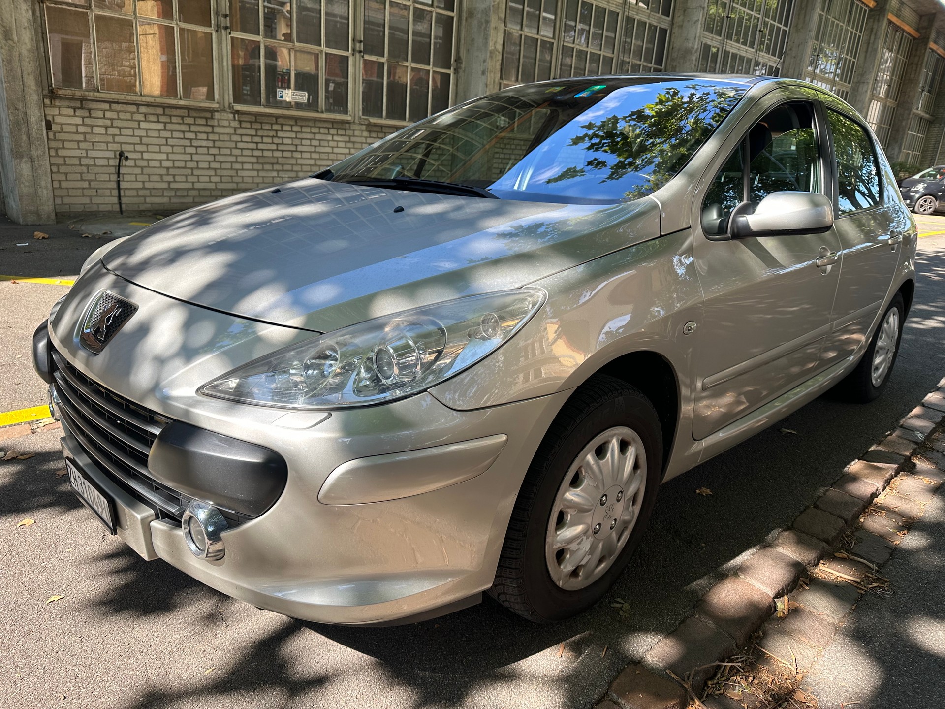 PEUGEOT 307 2.0 16V Platinum Edition