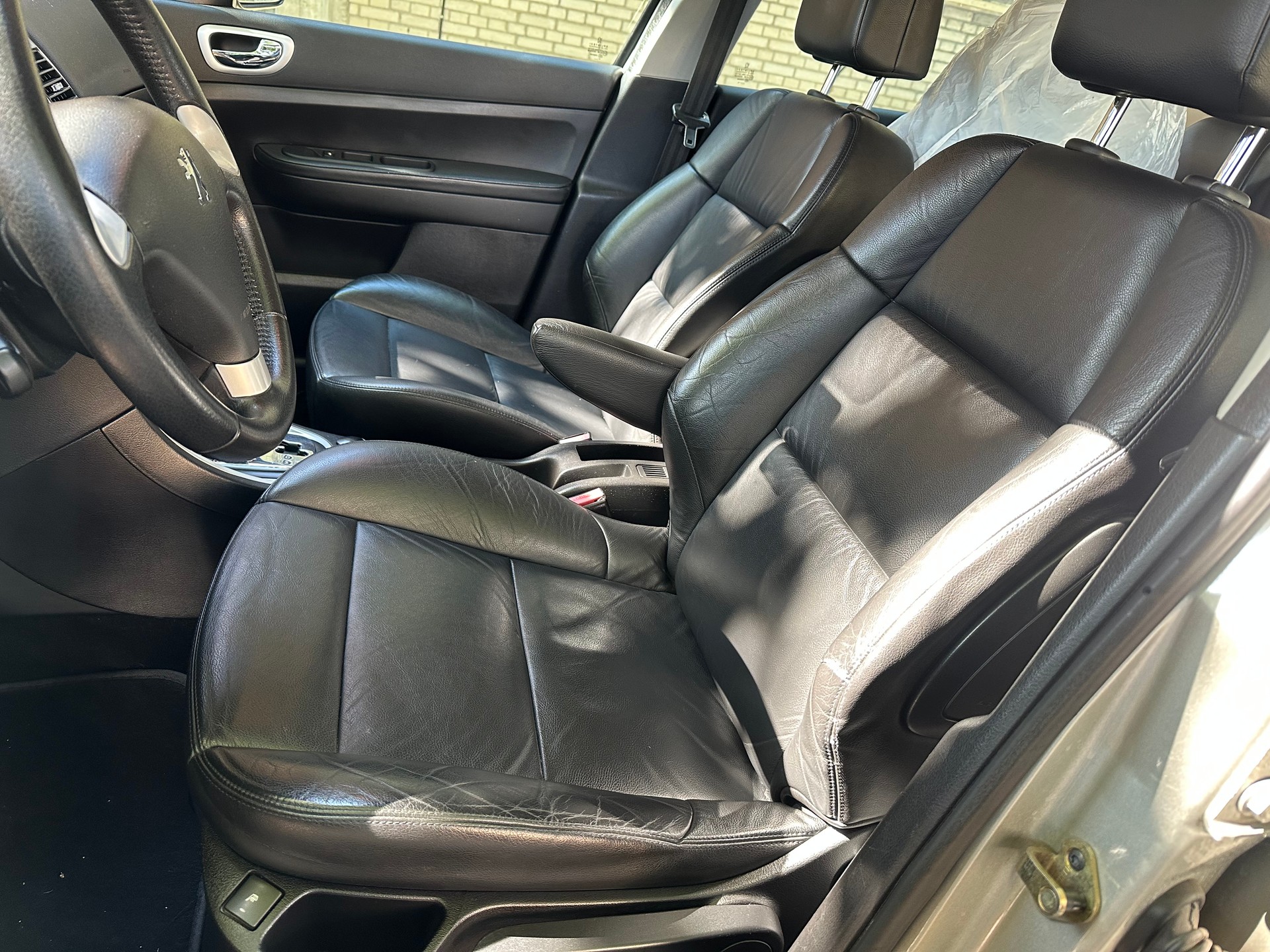 PEUGEOT 307 2.0 16V Platinum Edition-image-7