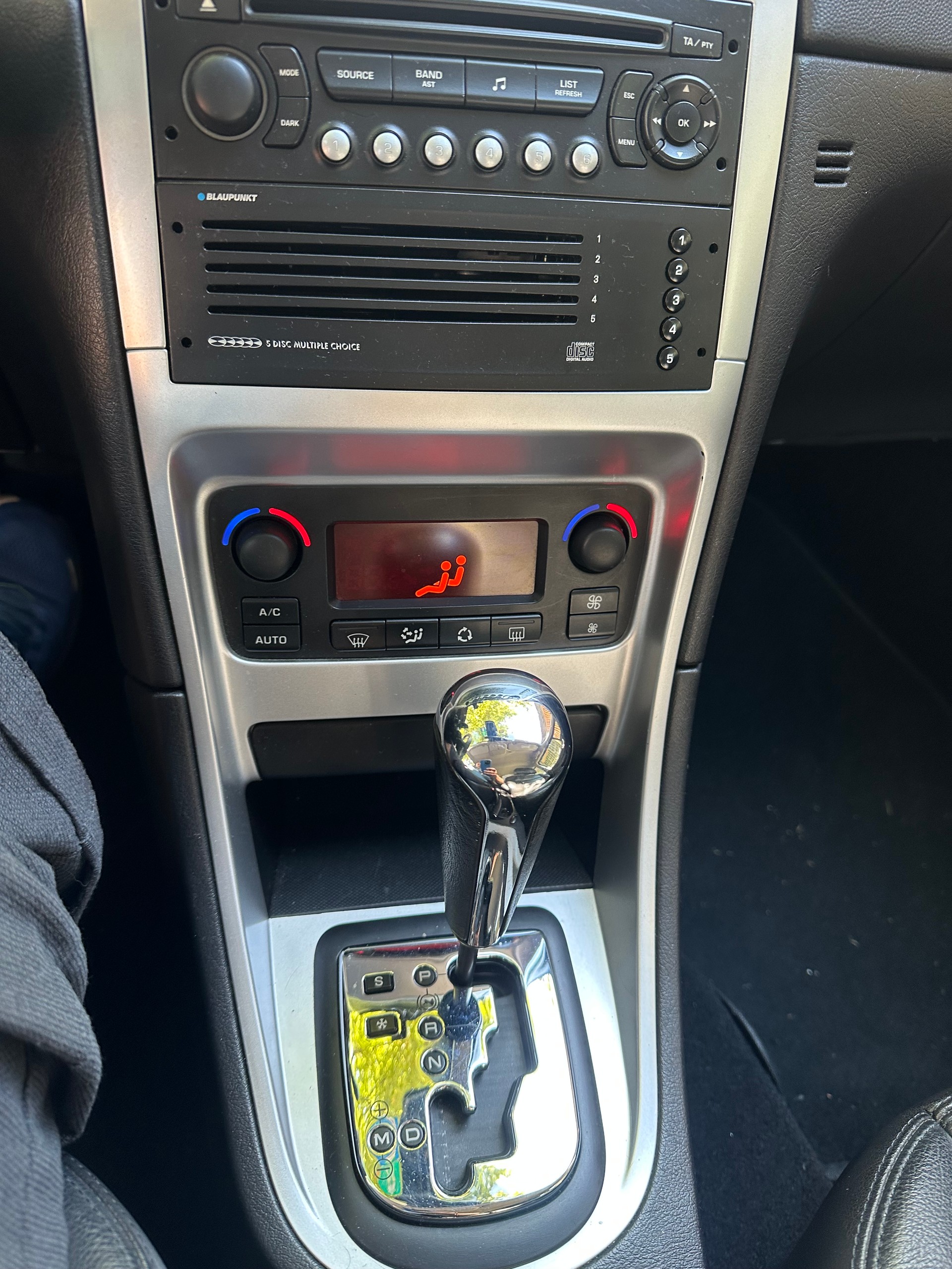 PEUGEOT 307 2.0 16V Platinum Edition-image-9