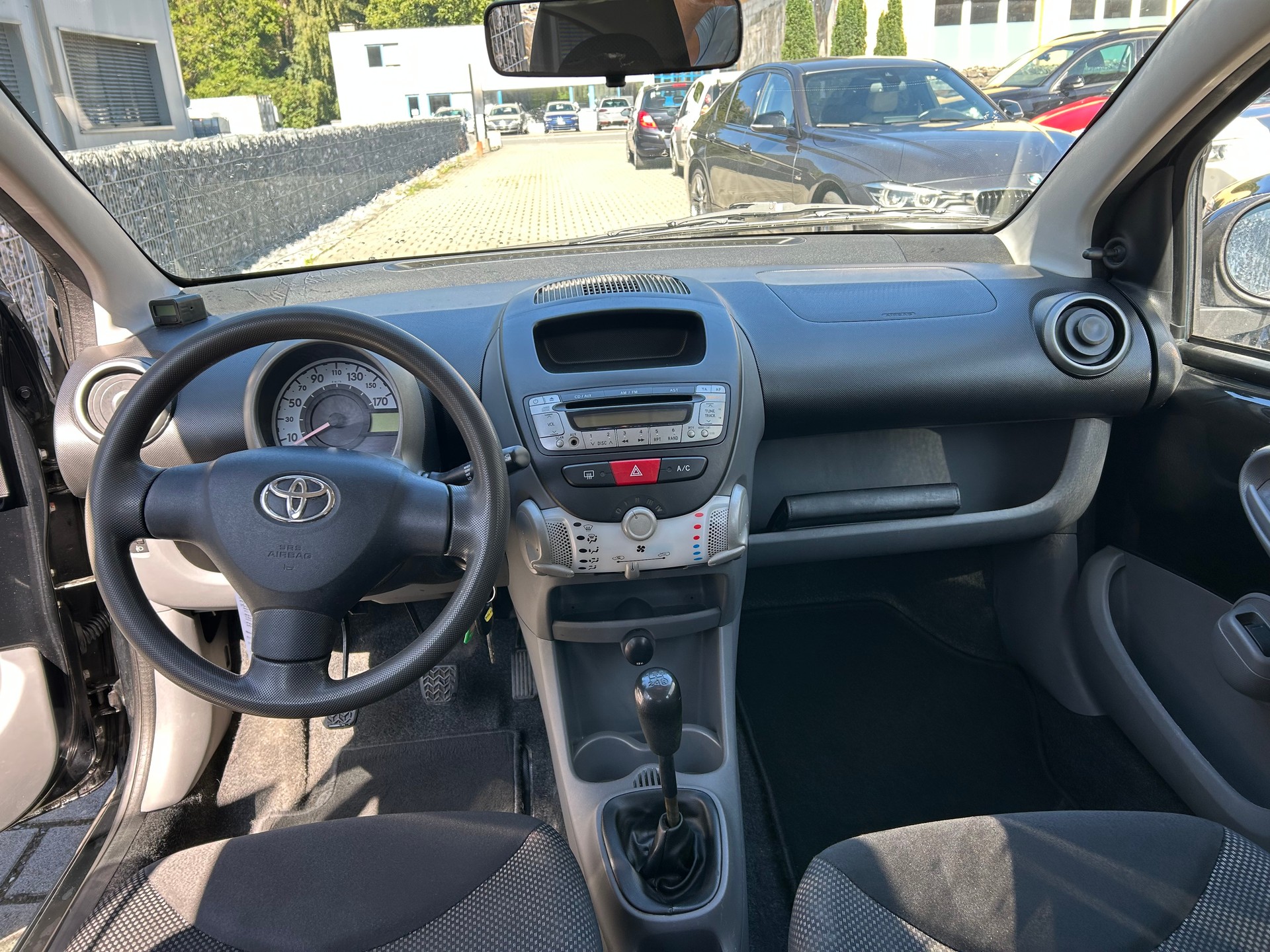 TOYOTA Aygo 1.0 Linea Terra-image-6