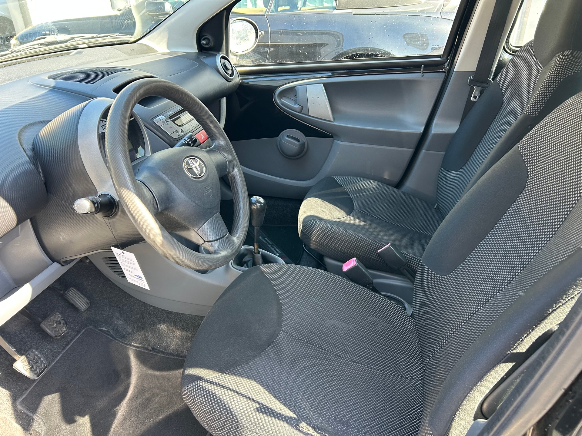 TOYOTA Aygo 1.0 Linea Terra-image-9
