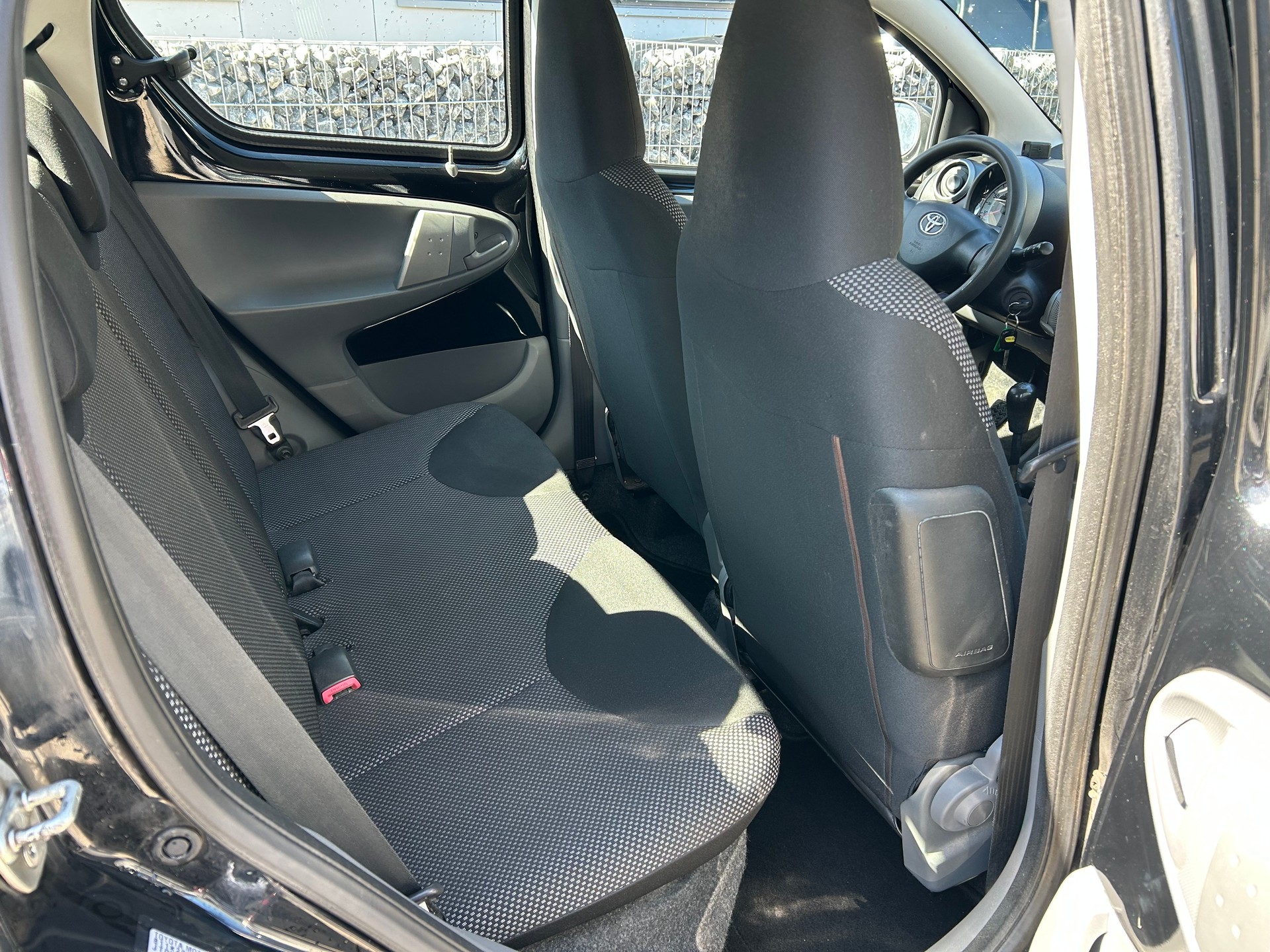 TOYOTA Aygo 1.0 Linea Terra-image-7