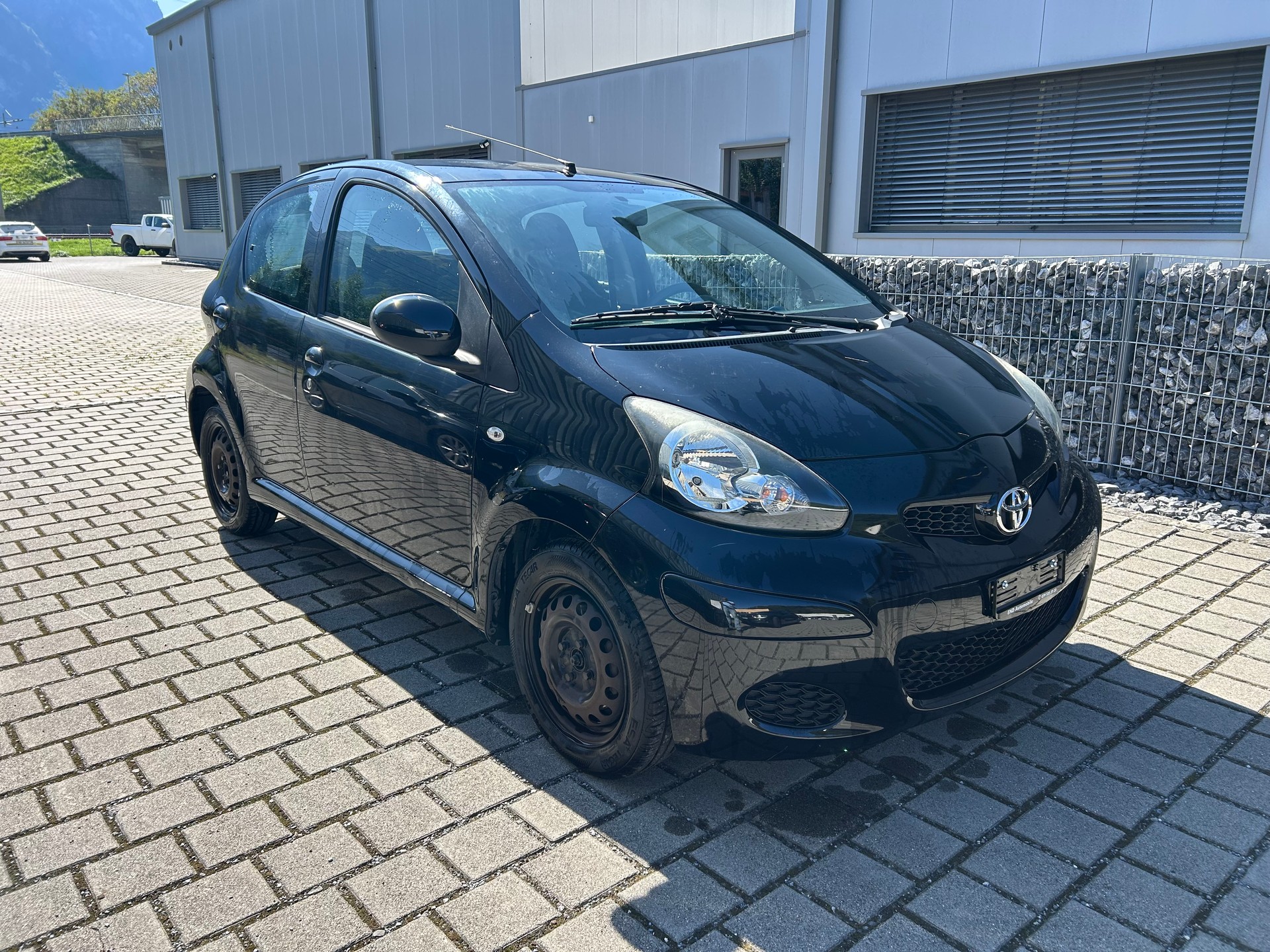 TOYOTA Aygo 1.0 Linea Terra-image-2