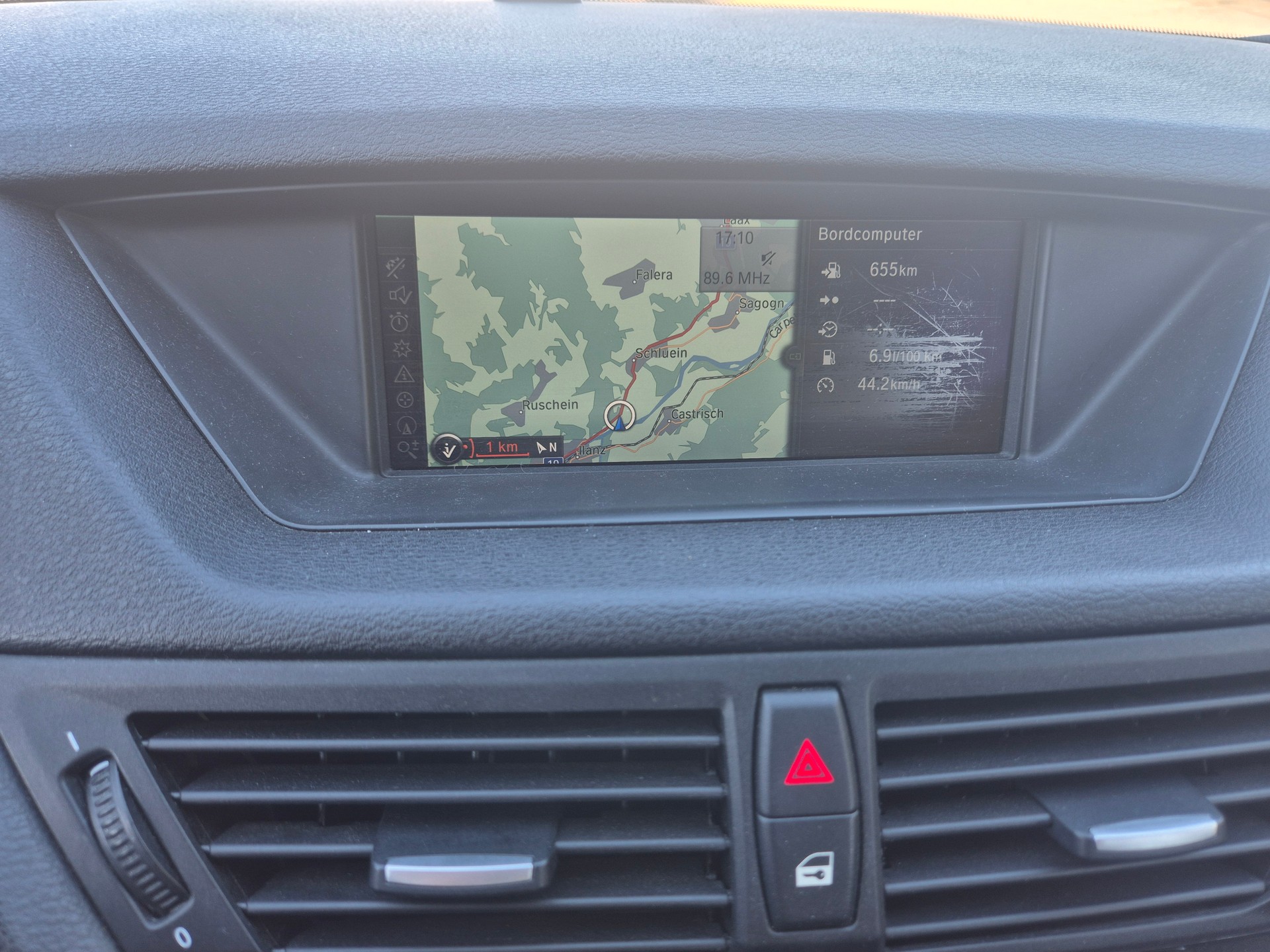 BMW X1 xDrive 20d-image-12