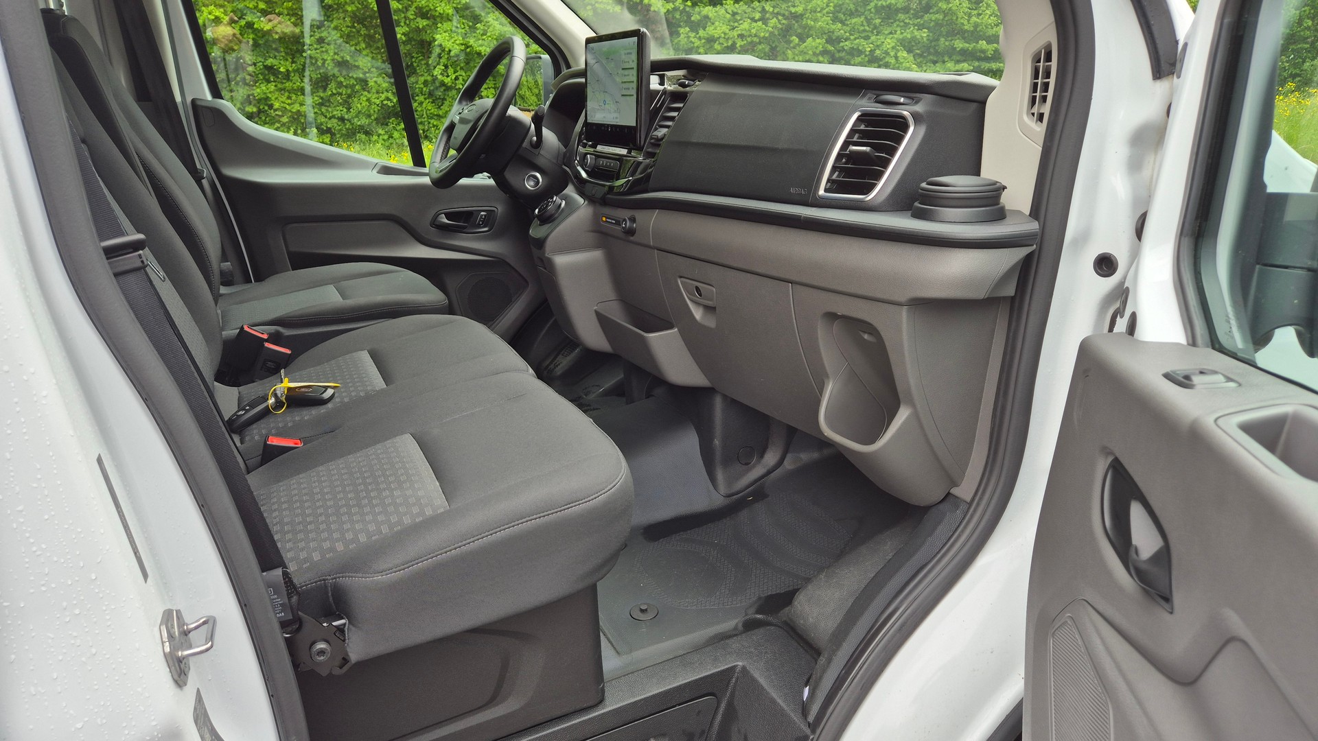 FORD E-Transit Van 350 L2 H3 Trend RWD 68kWh-image-9