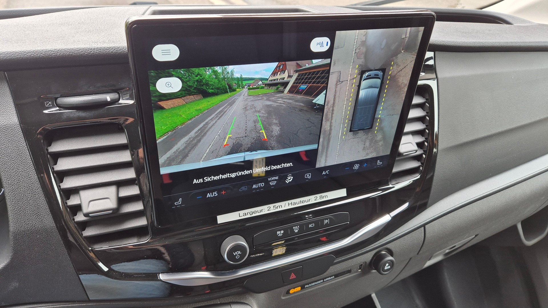 FORD E-Transit Van 350 L2 H3 Trend RWD 68kWh-image-11
