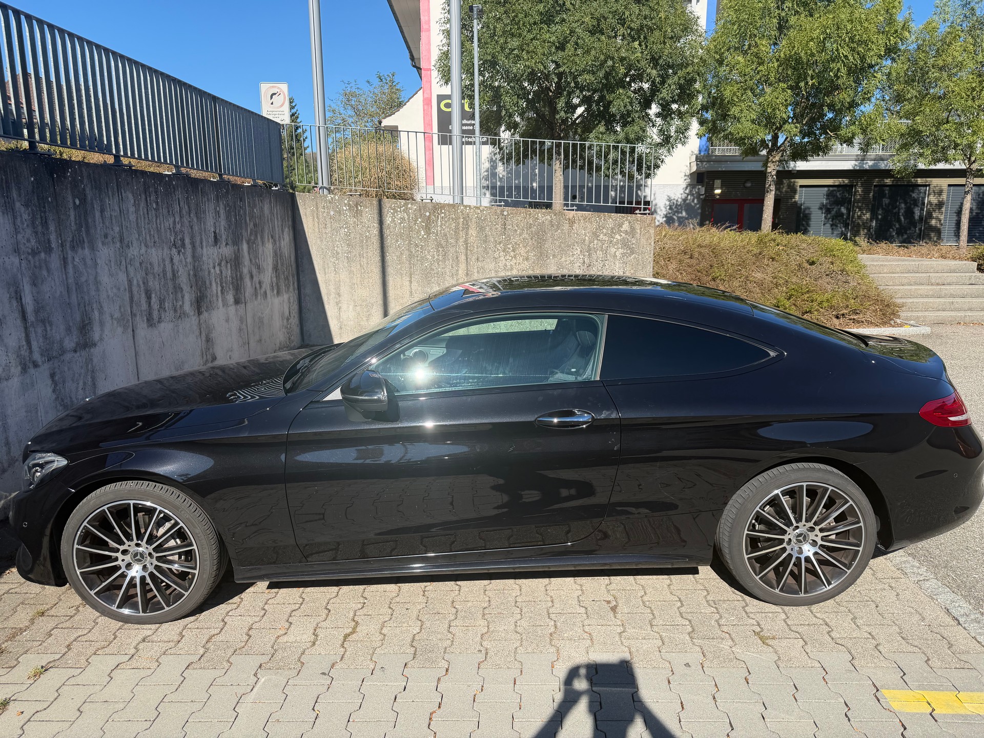 MERCEDES-BENZ C 200 AMG Line 4matic-image-2