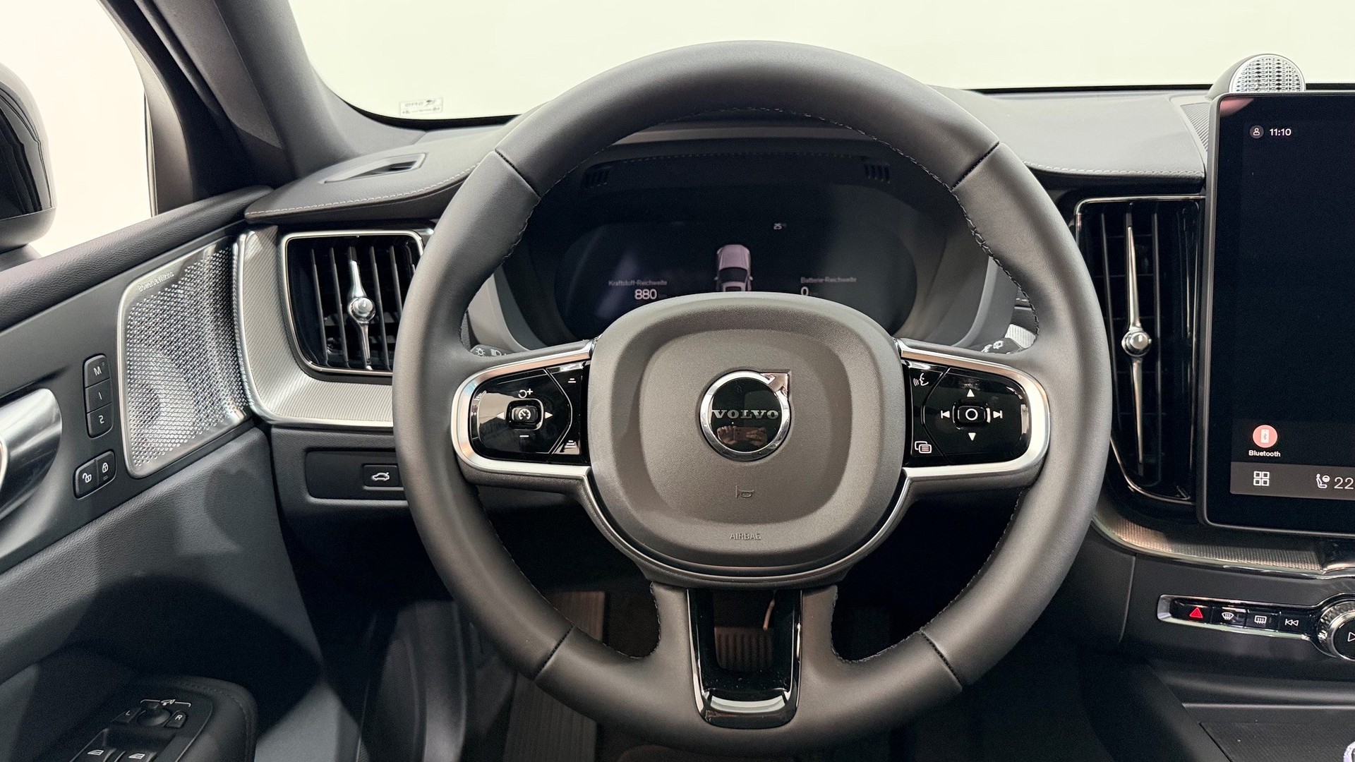 VOLVO XC60 2.0 T8 TE Black Edition e-image-9