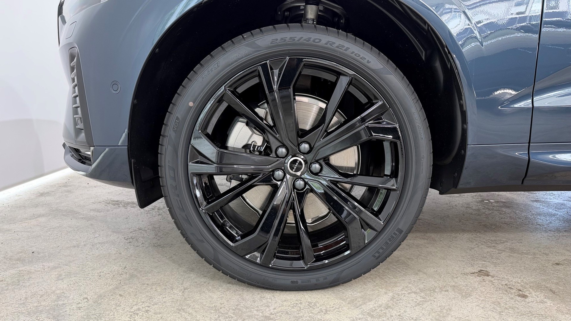 VOLVO XC60 2.0 T8 TE Black Edition e-image-8