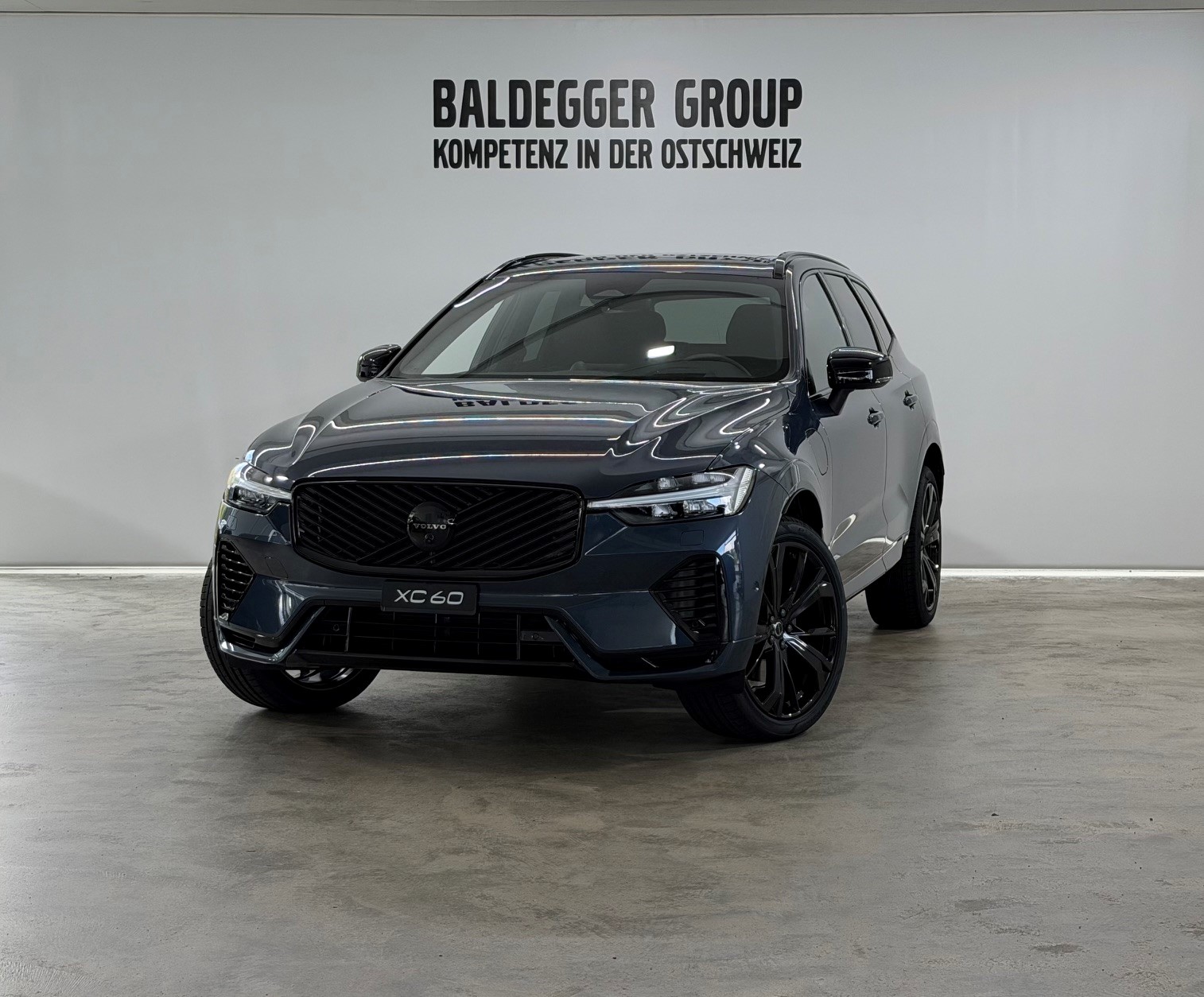 VOLVO XC60 2.0 T8 TE Black Edition e-image-0