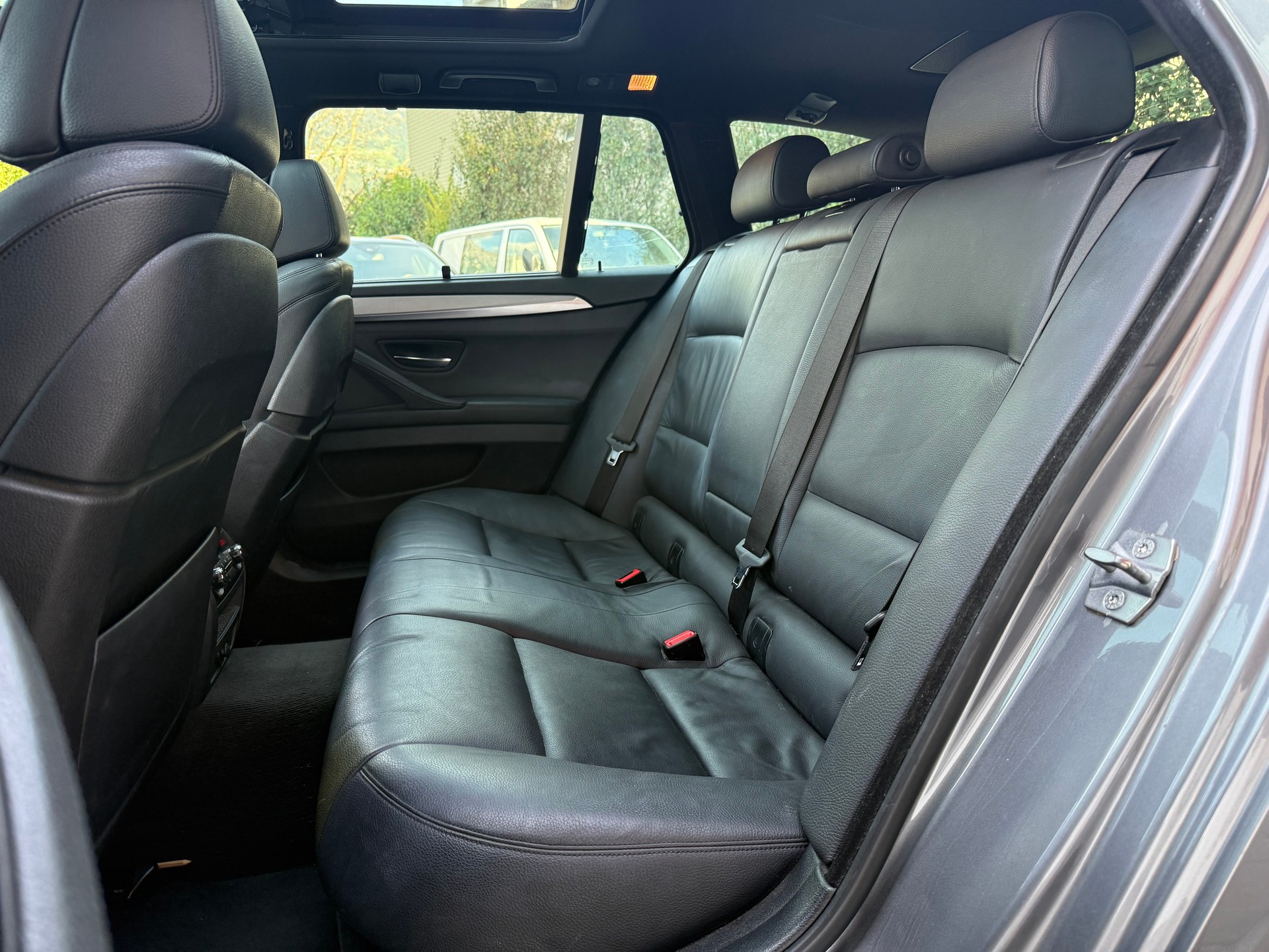 BMW 535d Touring xDrive Steptronic-image-19