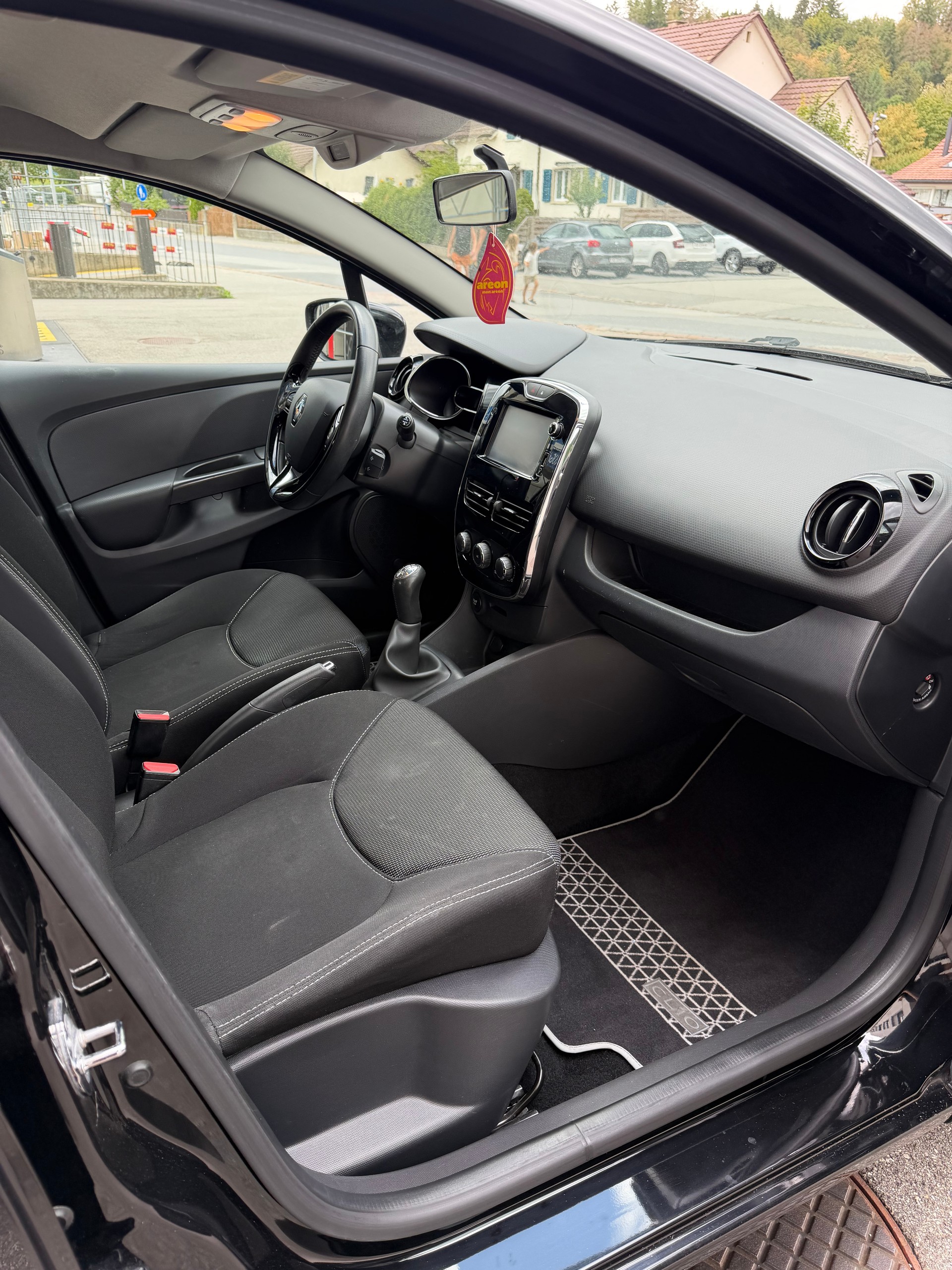 RENAULT Clio 0.9 12V Expression-image-10