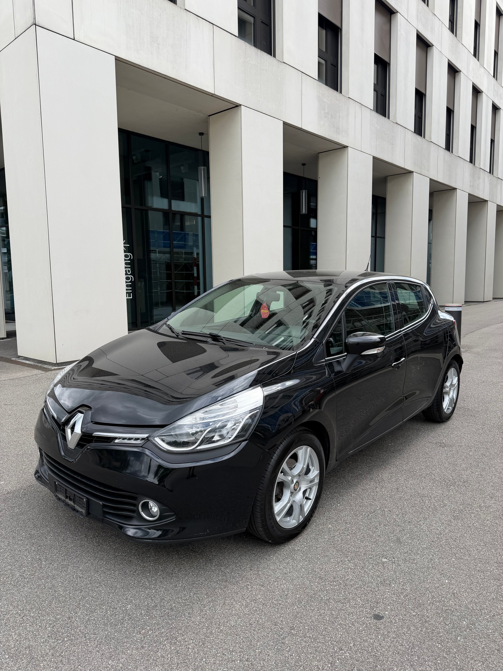 RENAULT Clio 0.9 12V Expression-image-1