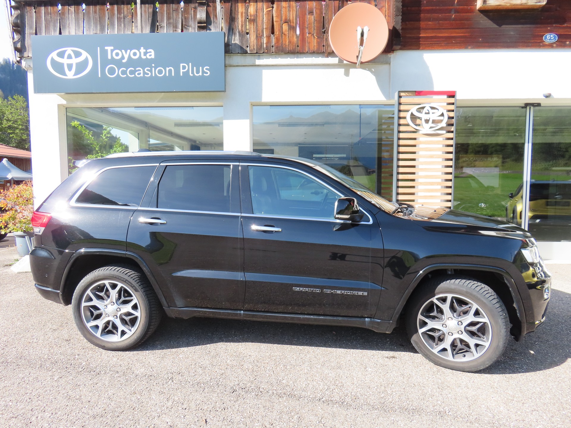 JEEP Grand Cherokee 3.0 CRD Limited Automatic-image-2