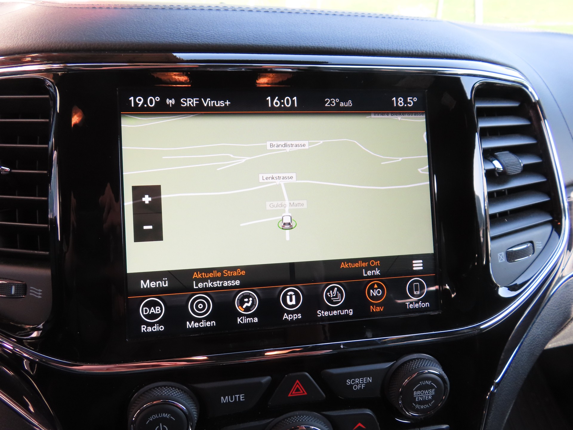 JEEP Grand Cherokee 3.0 CRD Limited Automatic-image-11