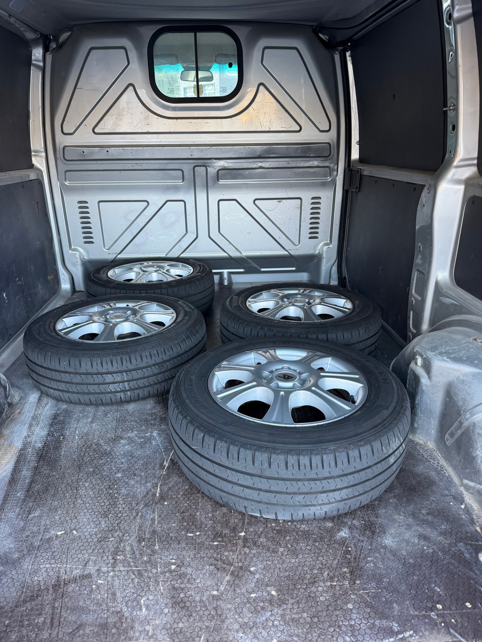 MERCEDES-BENZ Vito 112CDI-image-7