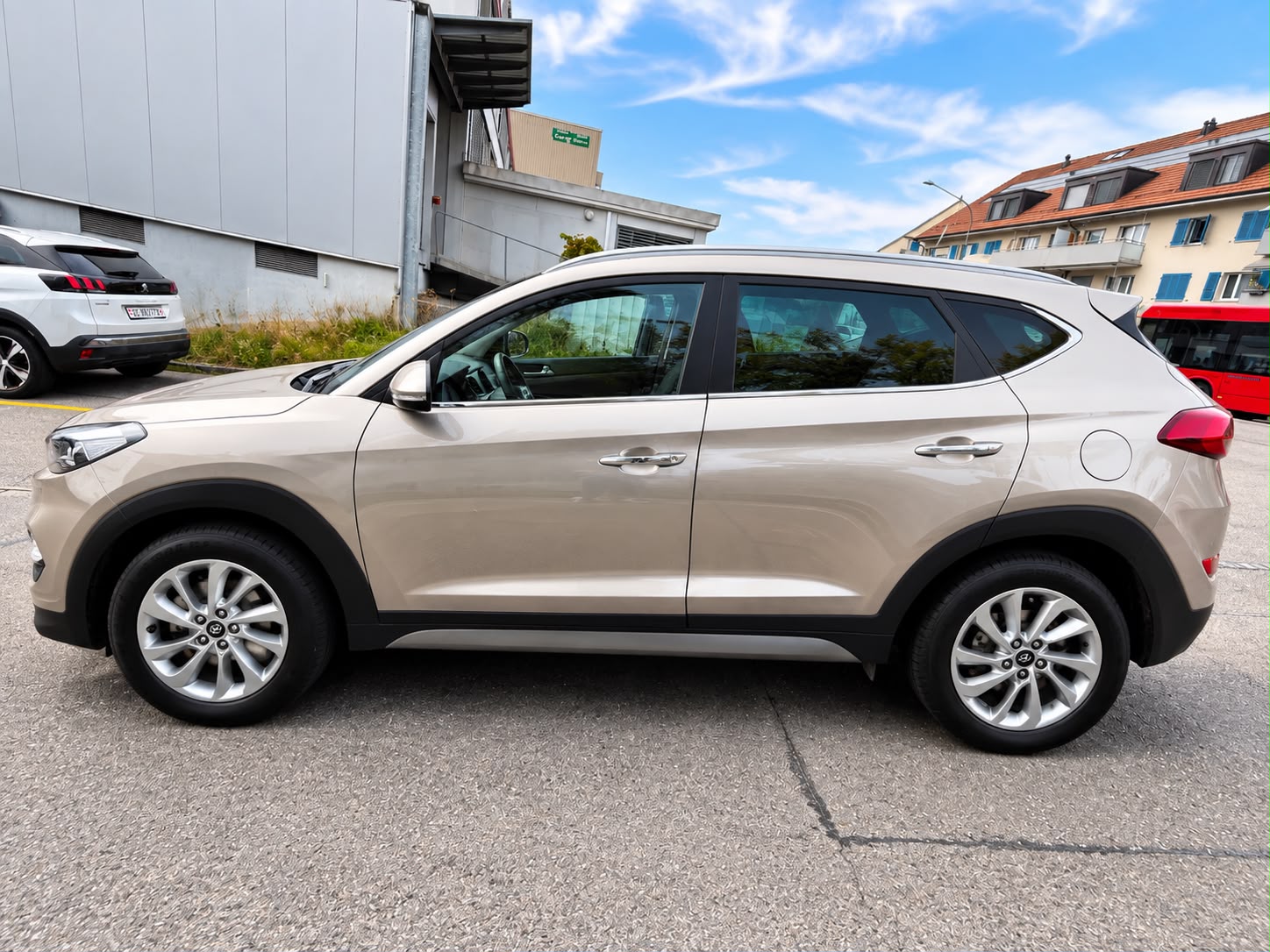 HYUNDAI Tucson 1.6 TGDI Plena 4WD Automatic-image-5