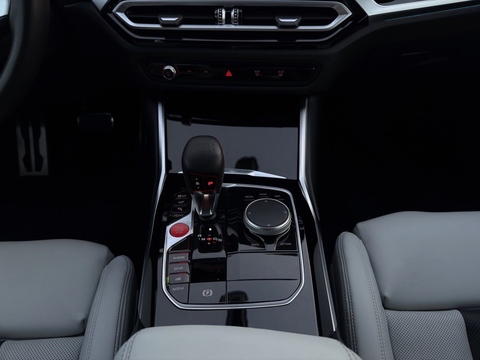 BMW M4 Coupé Competition M xDrive-image-12