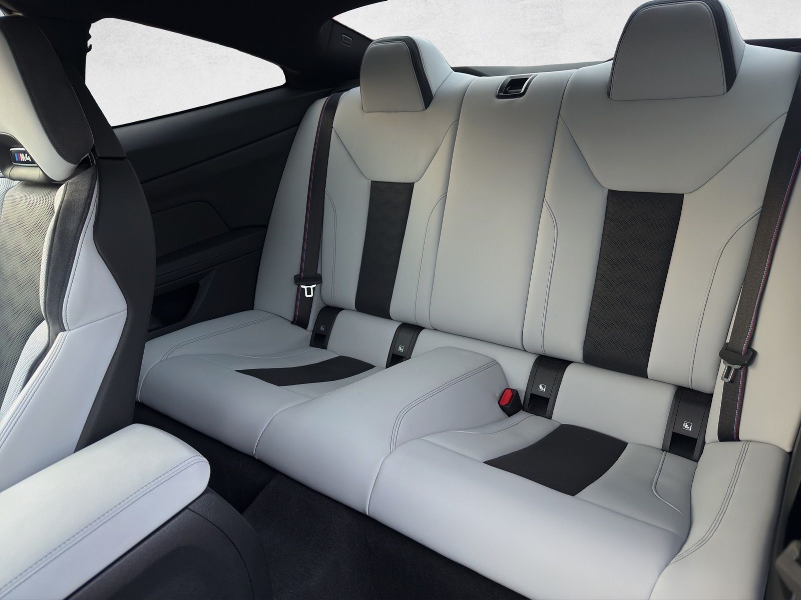 BMW M4 Coupé Competition M xDrive-image-15