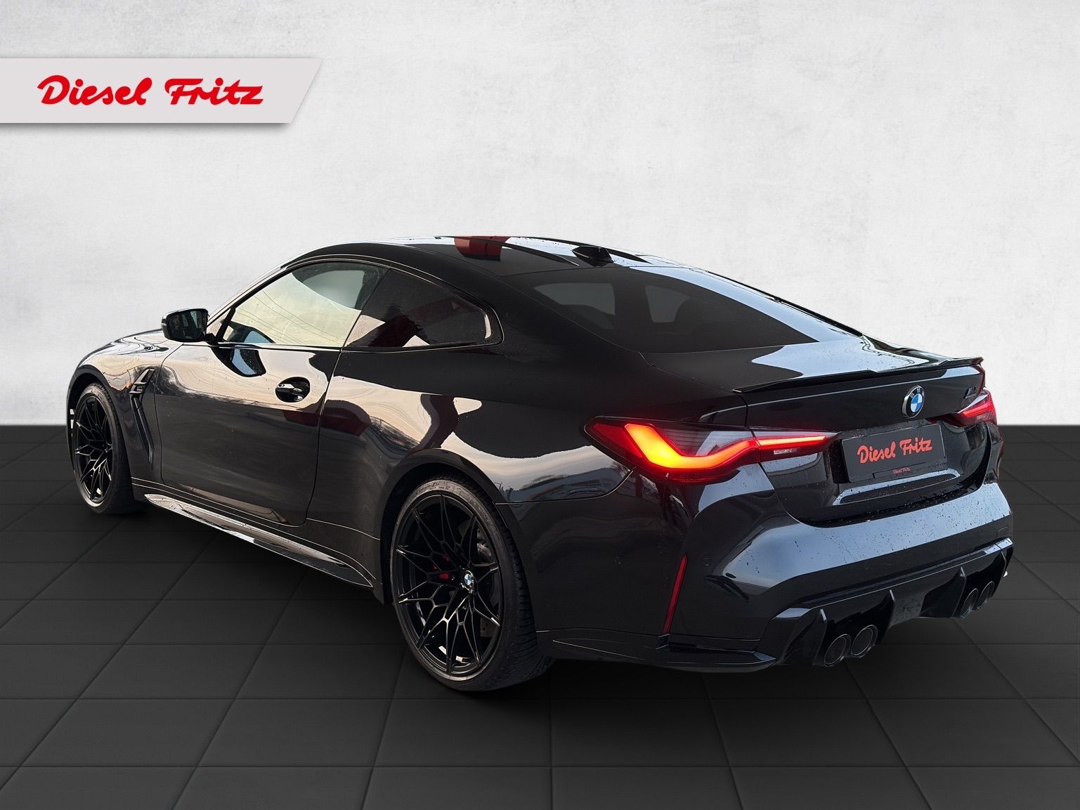 BMW M4 Coupé Competition M xDrive-image-2