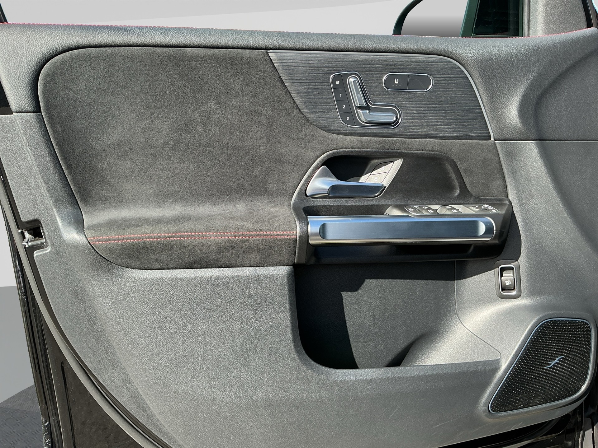 MERCEDES-BENZ GLB 35 AMG GLB AMG 35 4Matic 8G-Tronic-image-14