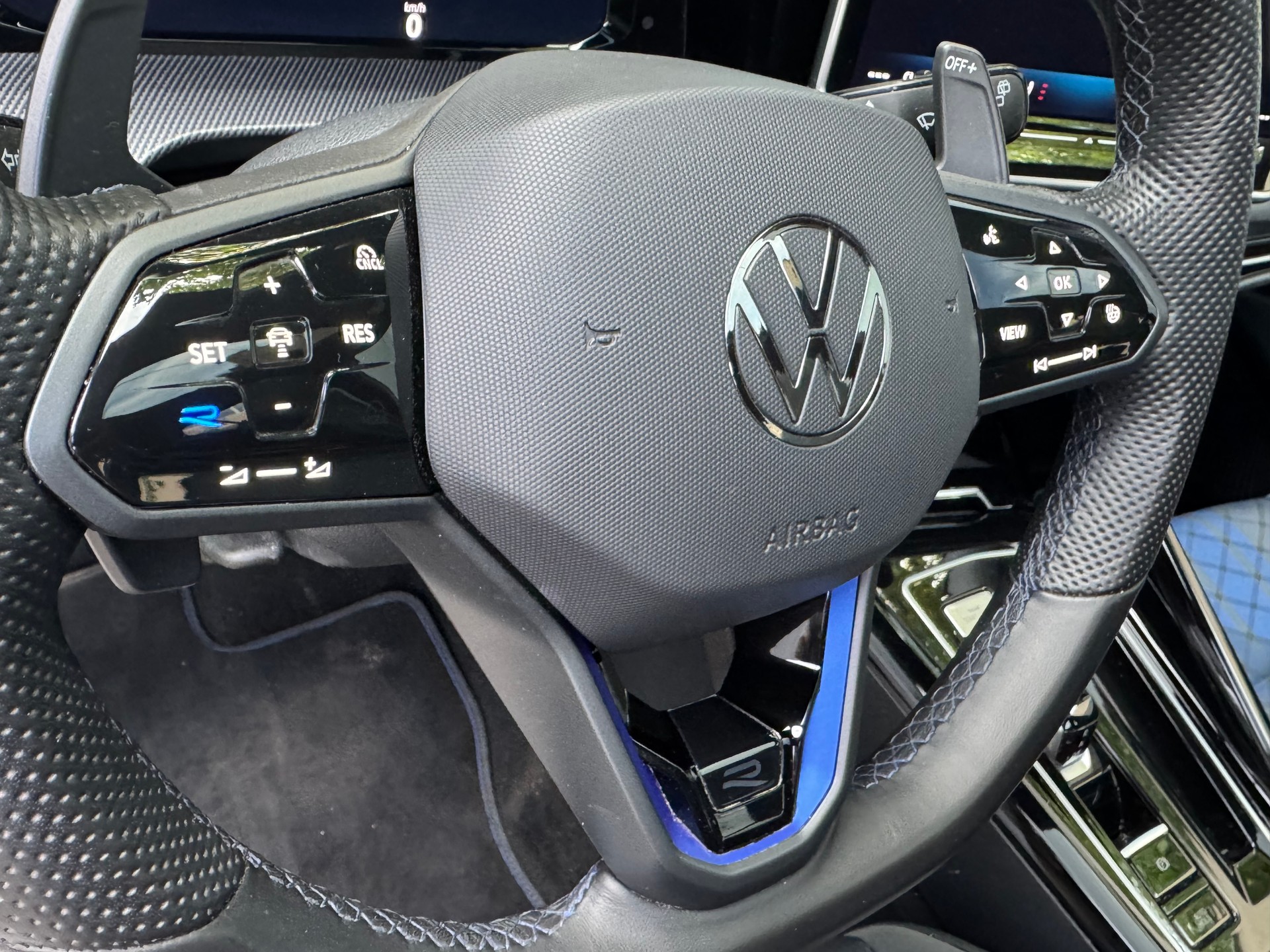 VW Golf R Black Edition 4Motion 333cv DSG-image-8