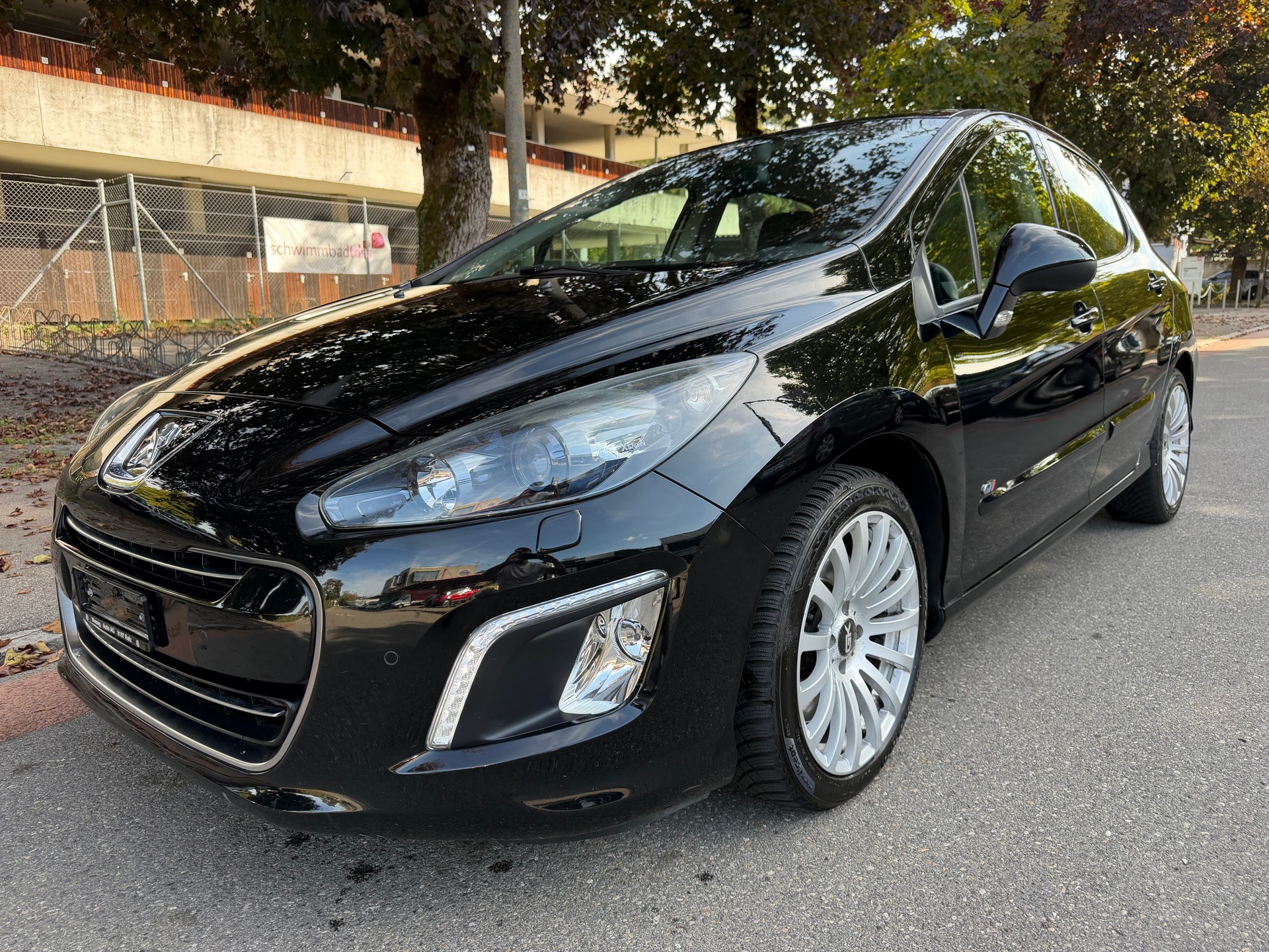 PEUGEOT 308 1.6 16V T GTi-image-1