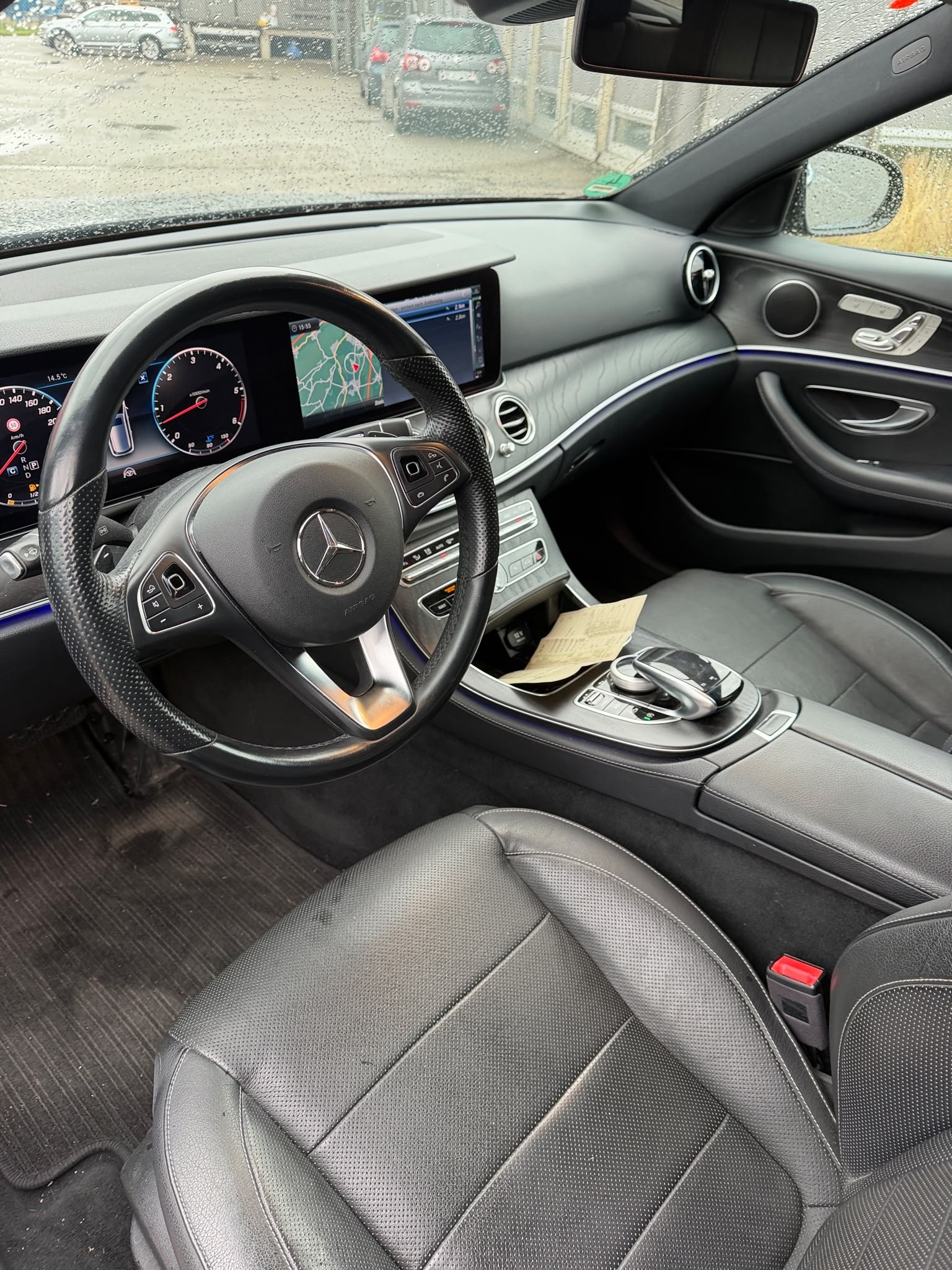 MERCEDES-BENZ E 350 d Avantgarde 4Matic 9G-Tronic-image-9