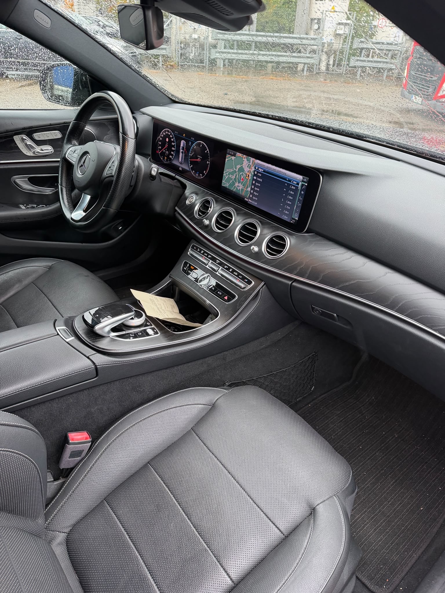 MERCEDES-BENZ E 350 d Avantgarde 4Matic 9G-Tronic-image-8