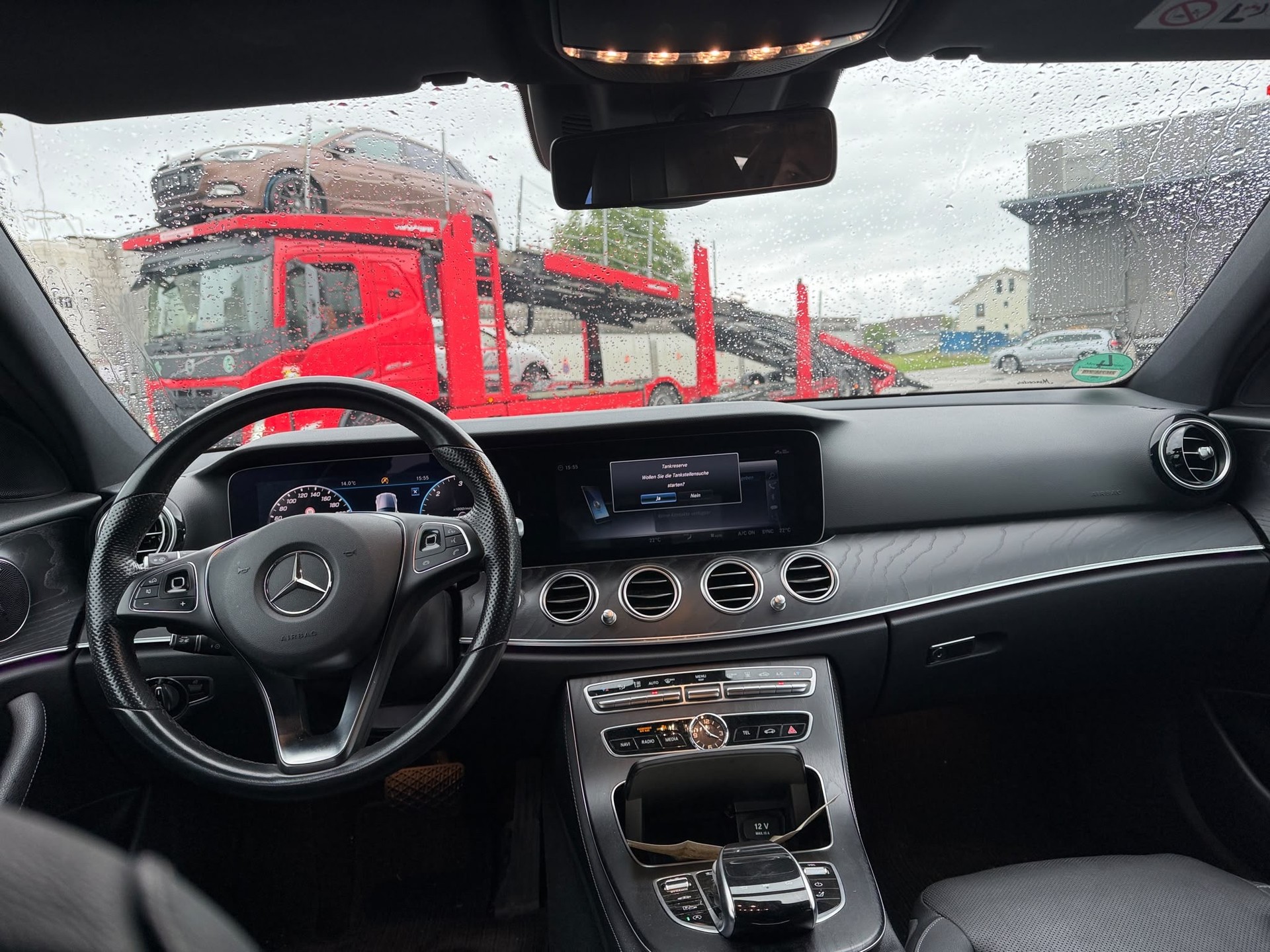 MERCEDES-BENZ E 350 d Avantgarde 4Matic 9G-Tronic-image-10