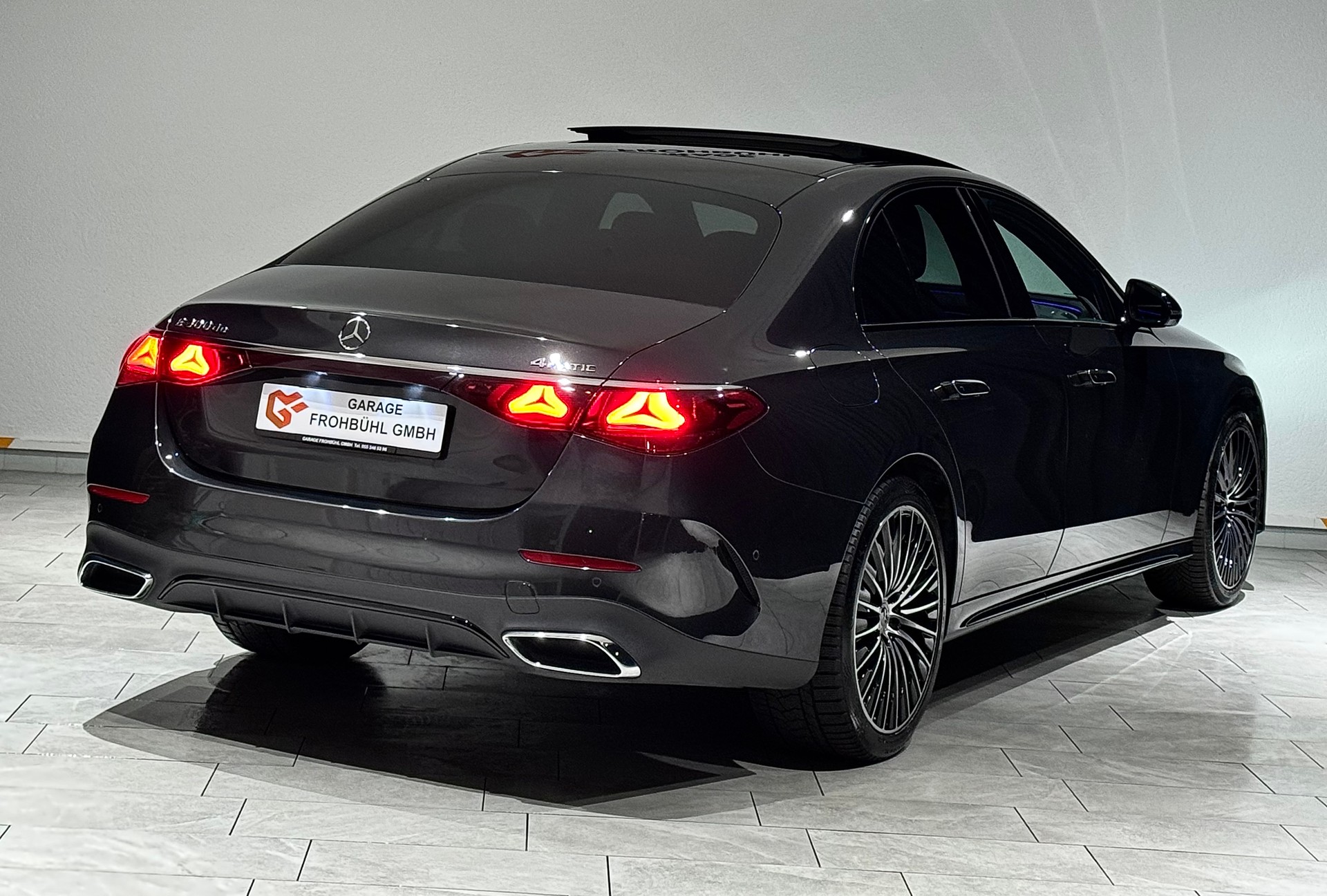 MERCEDES-BENZ E 300 de 4Matic 9G-Tronic | CH | 1.Hand |-image-4