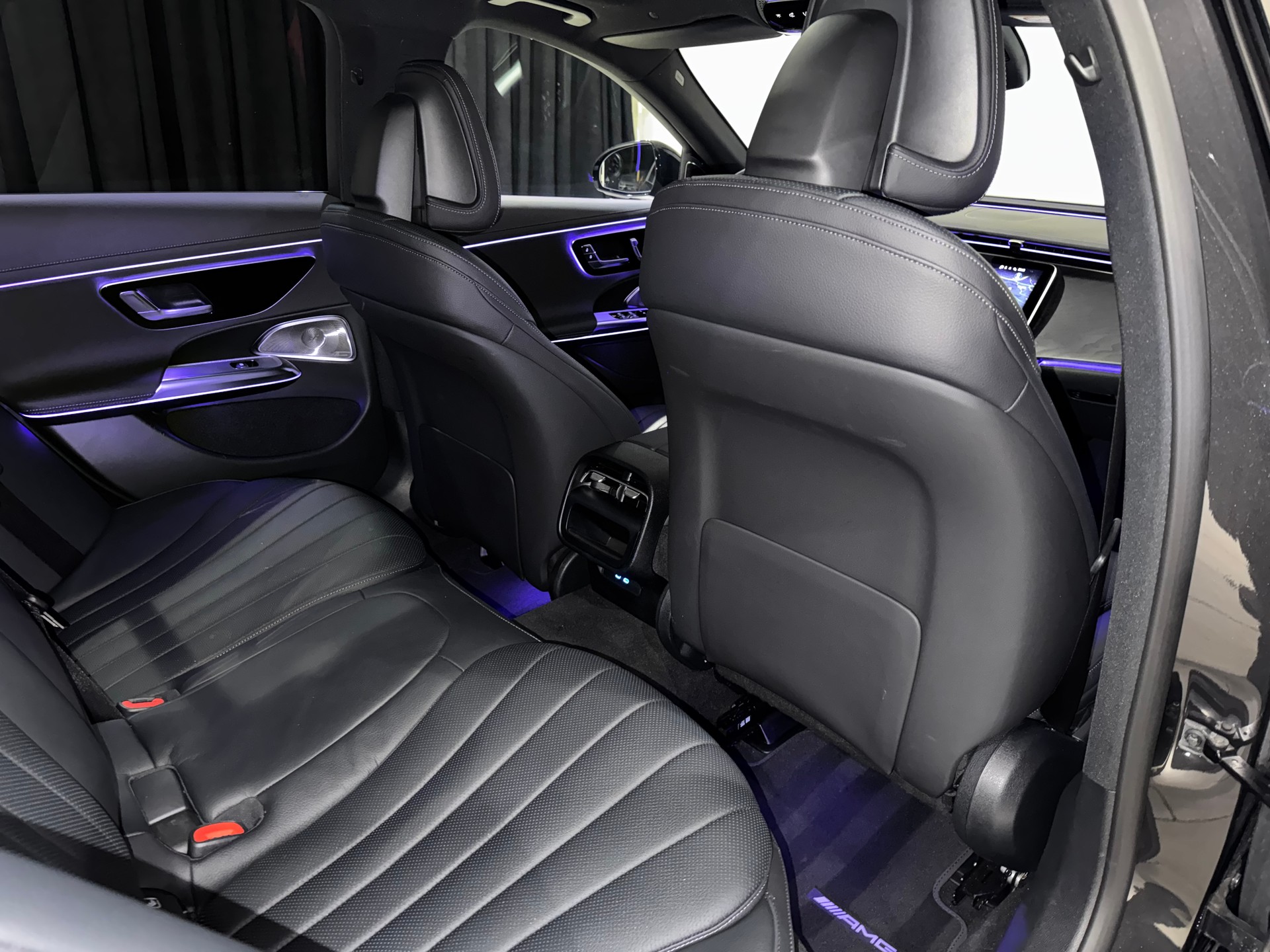 MERCEDES-BENZ E 300 de 4Matic 9G-Tronic | CH | 1.Hand |-image-14
