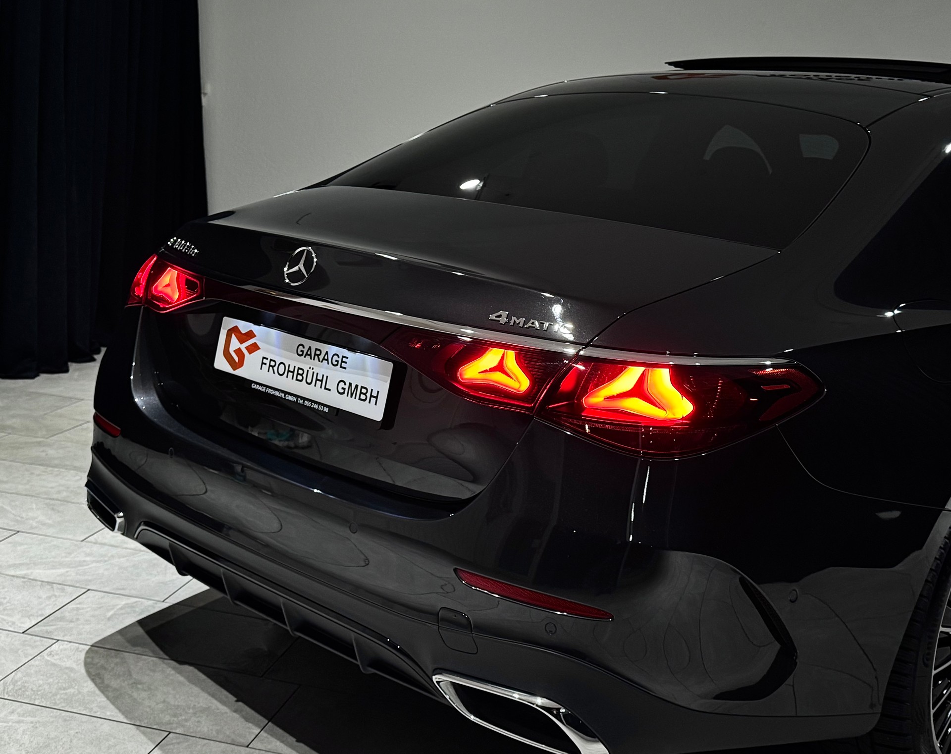 MERCEDES-BENZ E 300 de 4Matic 9G-Tronic | CH | 1.Hand |-image-8