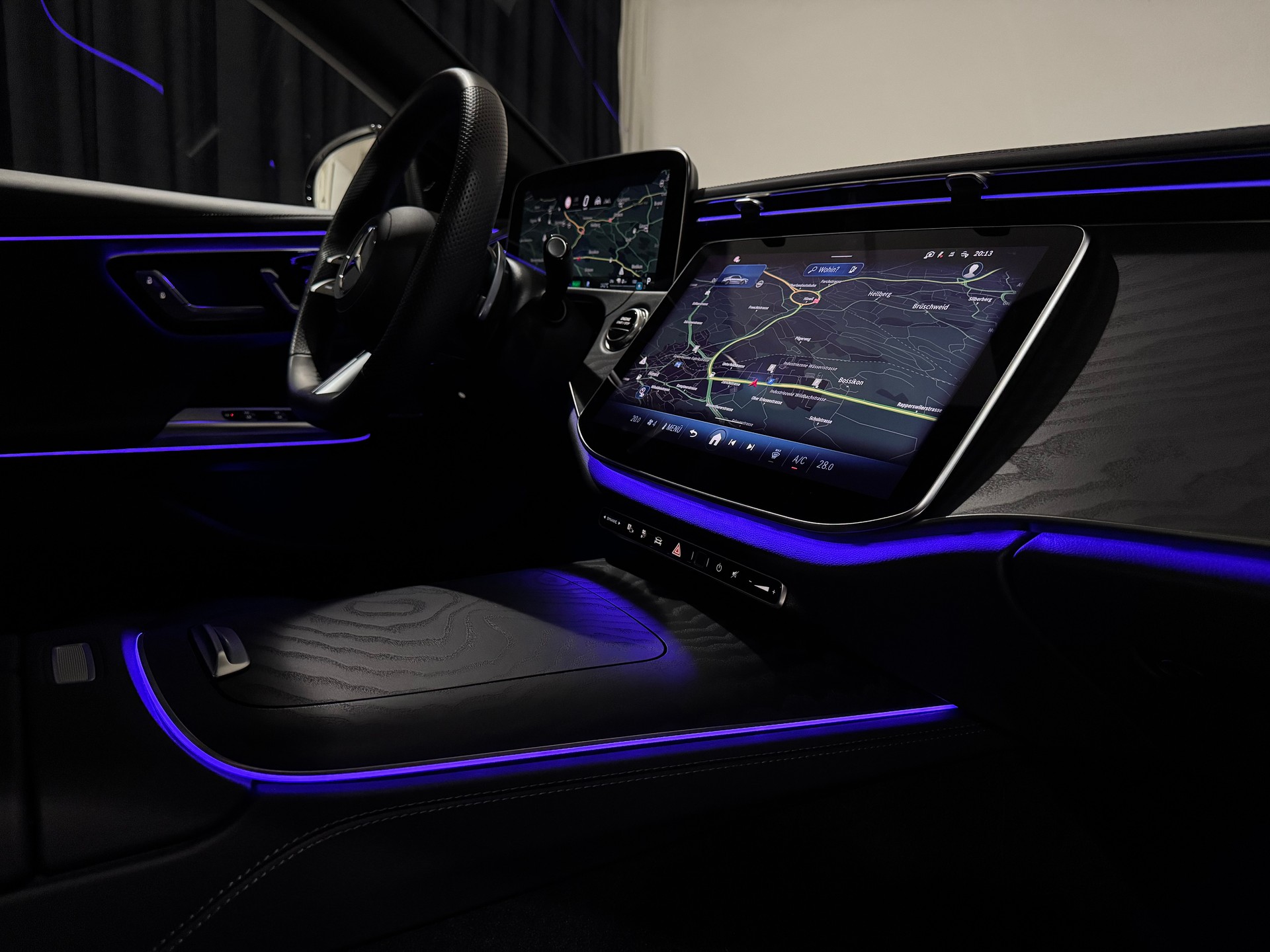 MERCEDES-BENZ E 300 de 4Matic 9G-Tronic | CH | 1.Hand |-image-13