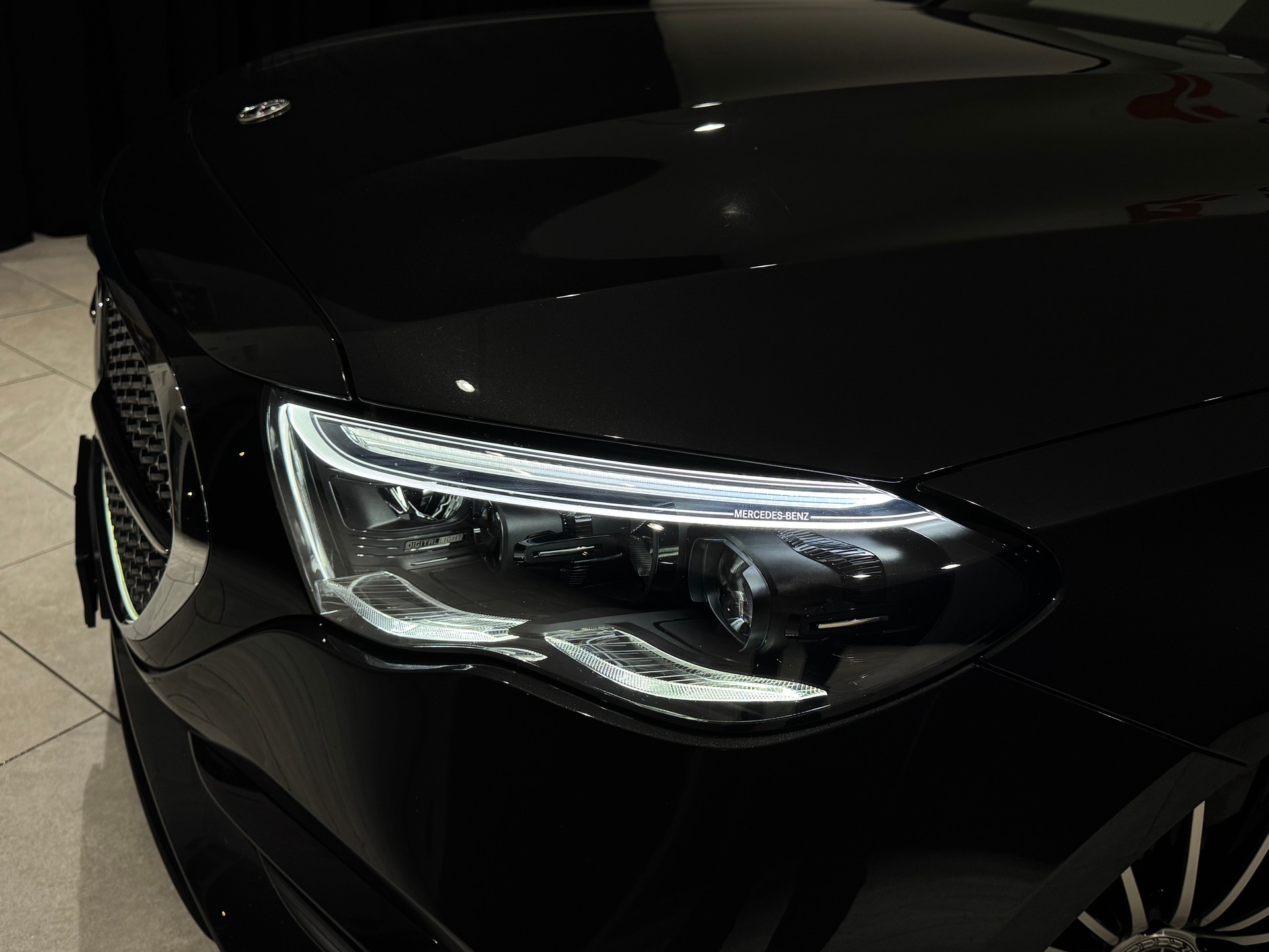 MERCEDES-BENZ E 300 de 4Matic 9G-Tronic | CH | 1.Hand |-image-16