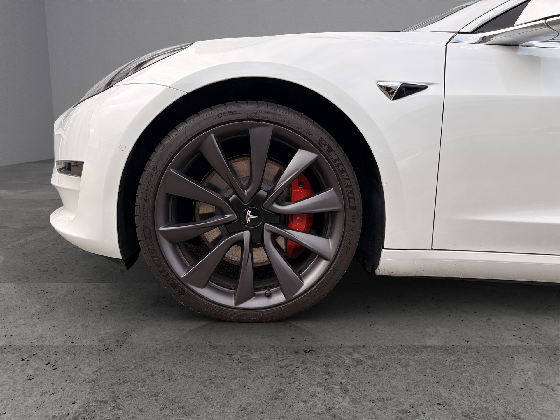 TESLA Model 3 Performance Dual Motor AWD (CH-Fahrzeug)-image-14