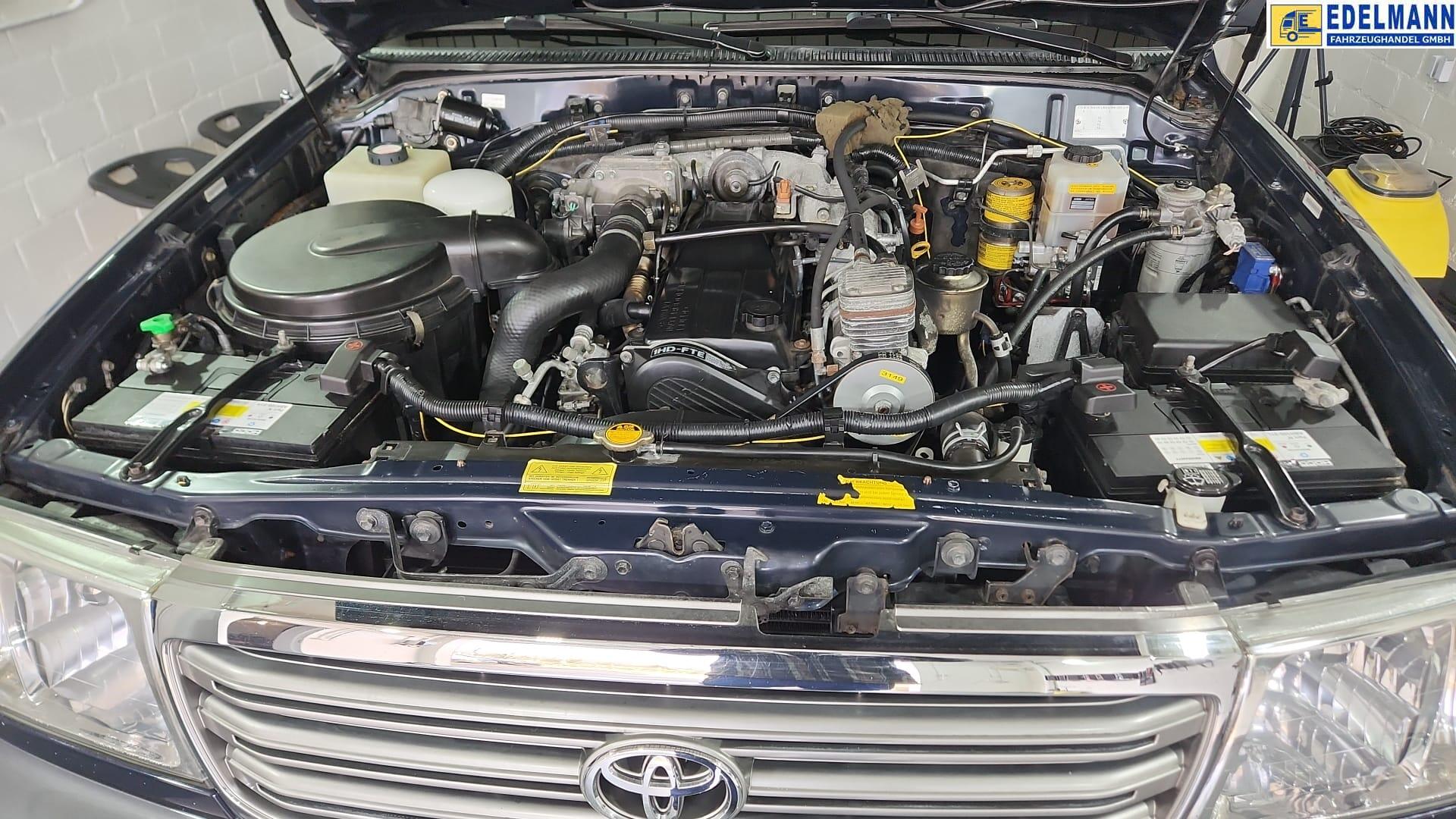 TOYOTA Land Cruiser 500 4.2 TD Linea Sol-image-11
