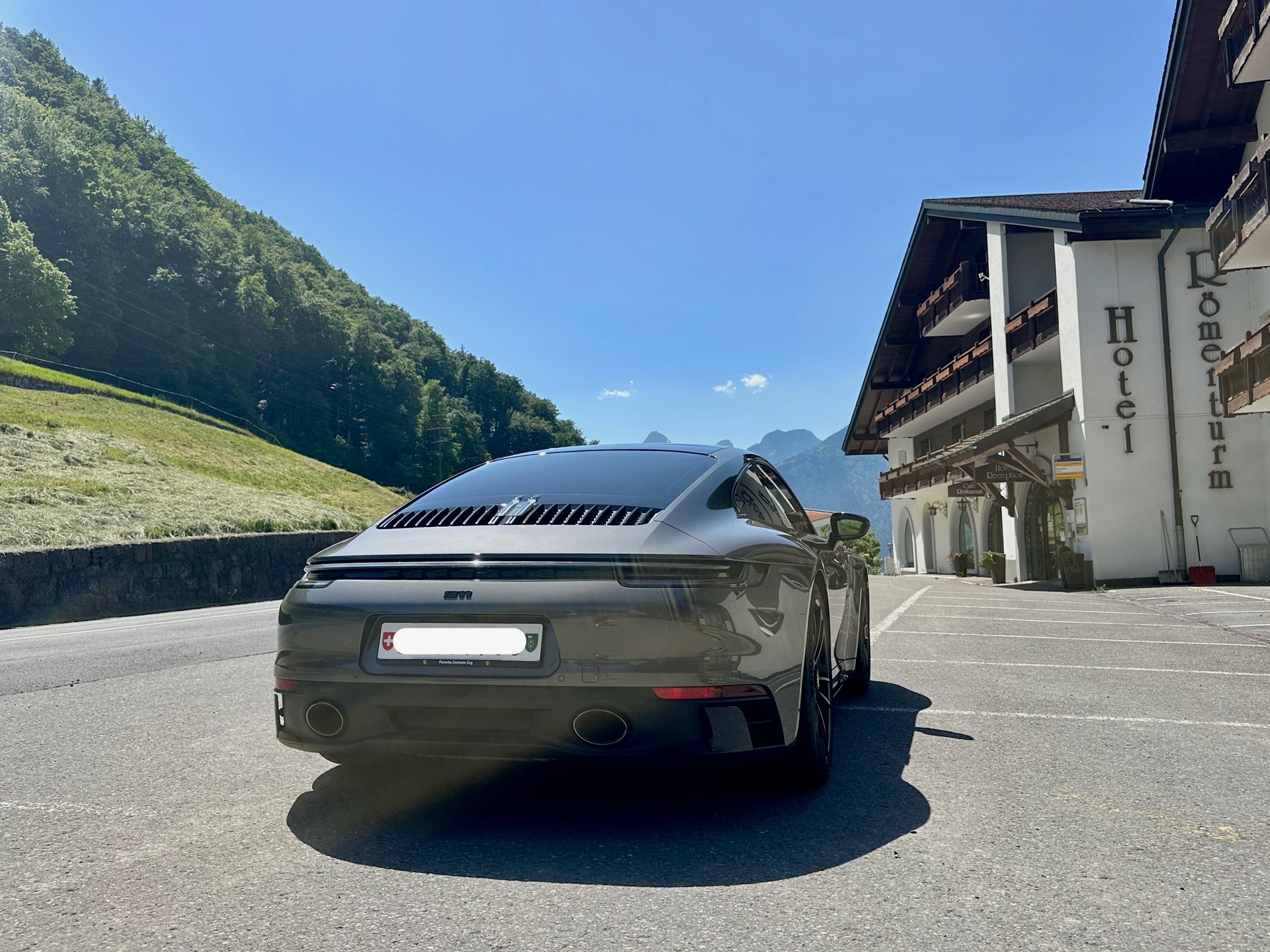 PORSCHE 3.0 Carrera 4 GTS PDK-image-2