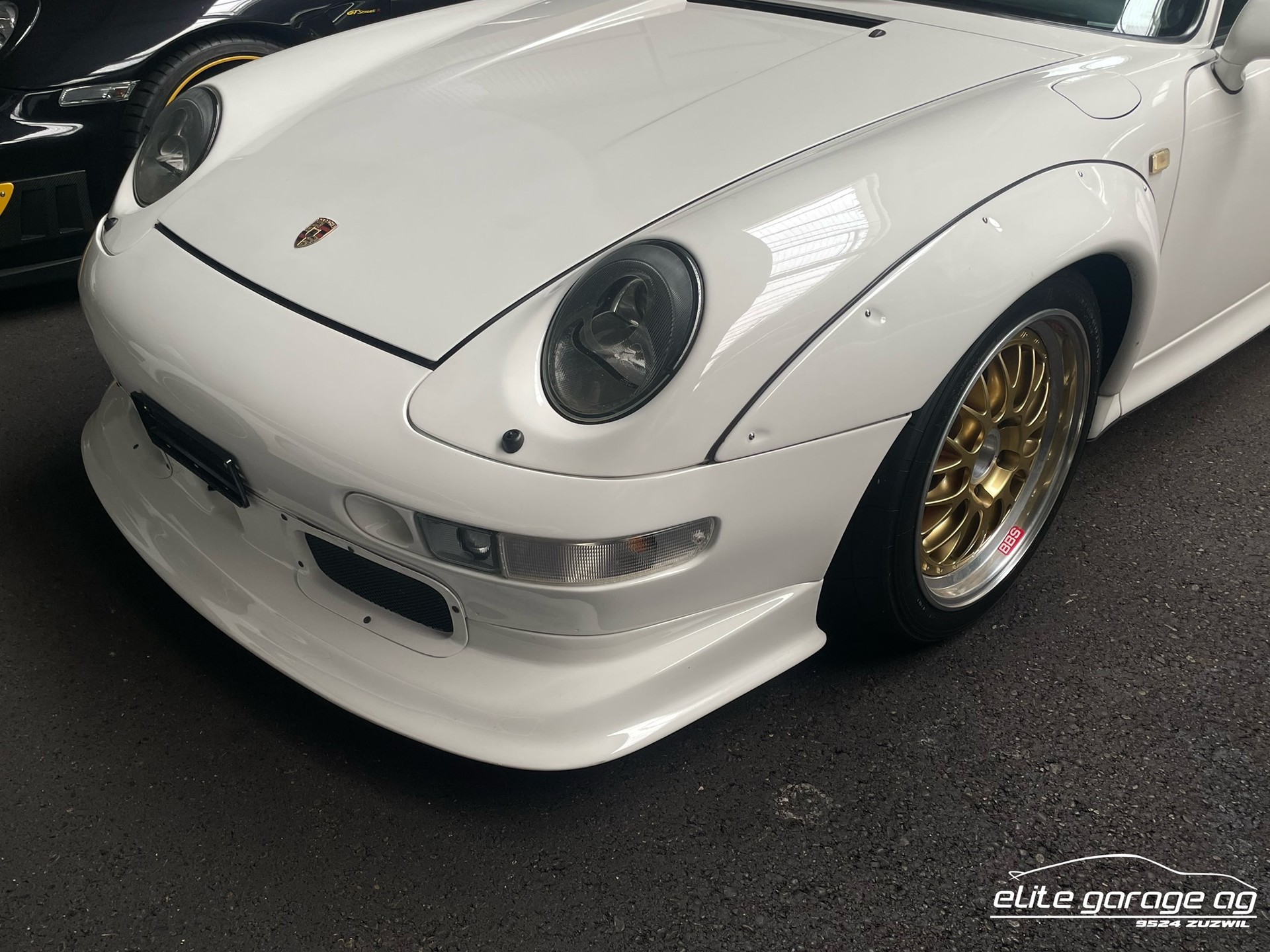 PORSCHE 911 Turbo-image-1