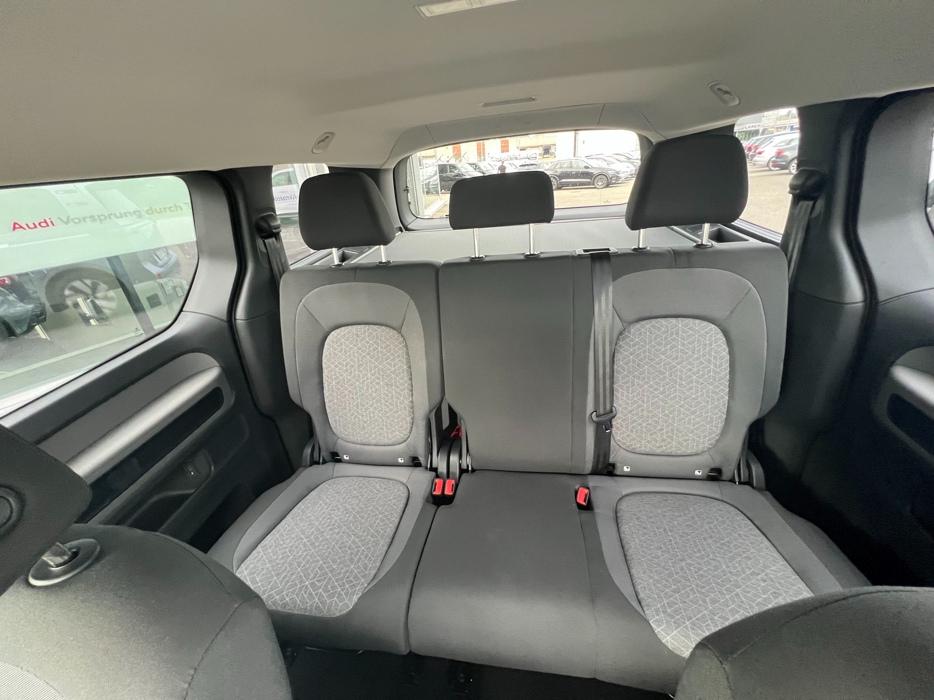 VW ID.Buzz Pro-image-11