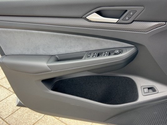 VW Golf Va1.5emHEVTSI R-Line-image-7