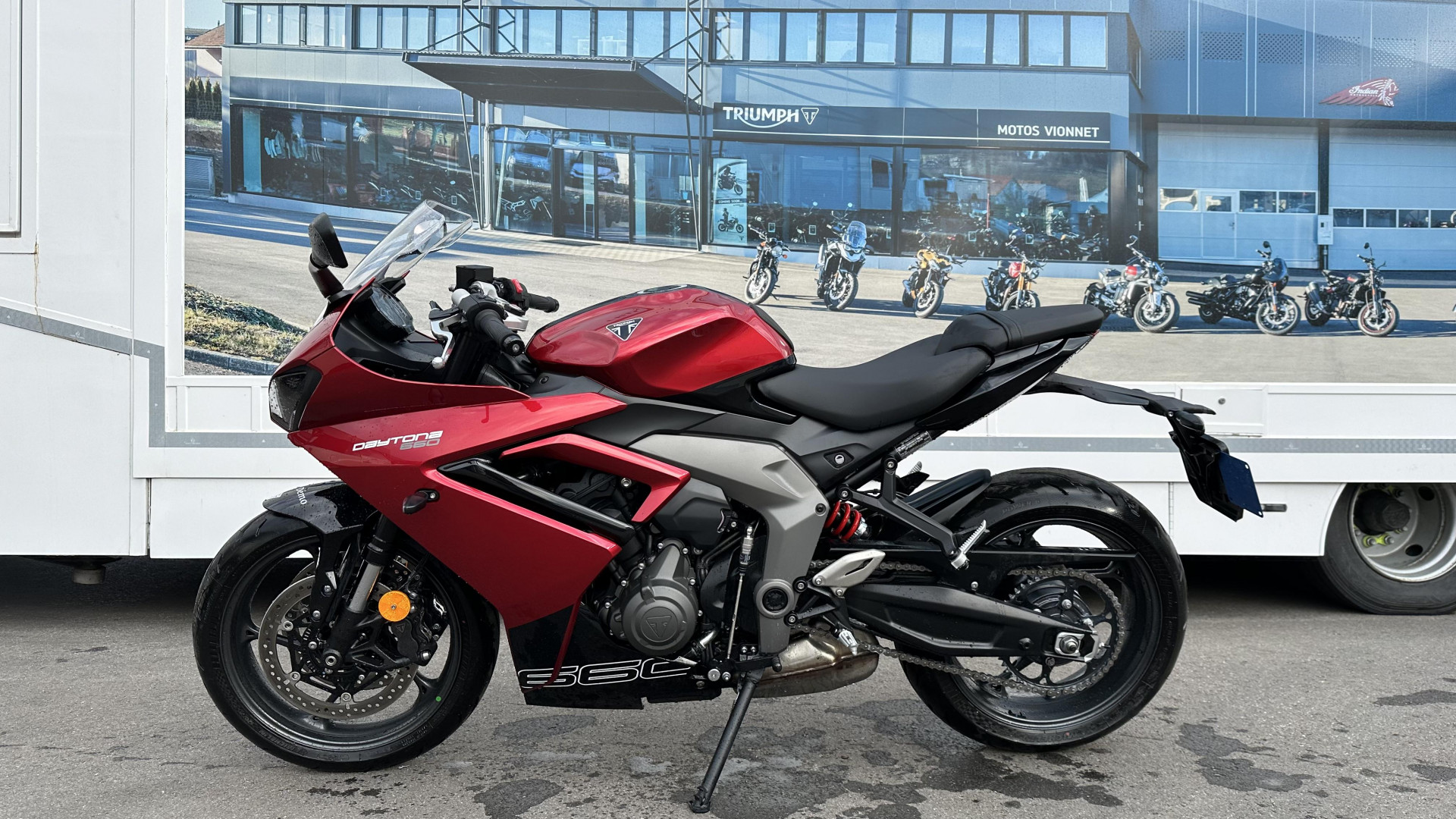 TRIUMPH Daytona 660