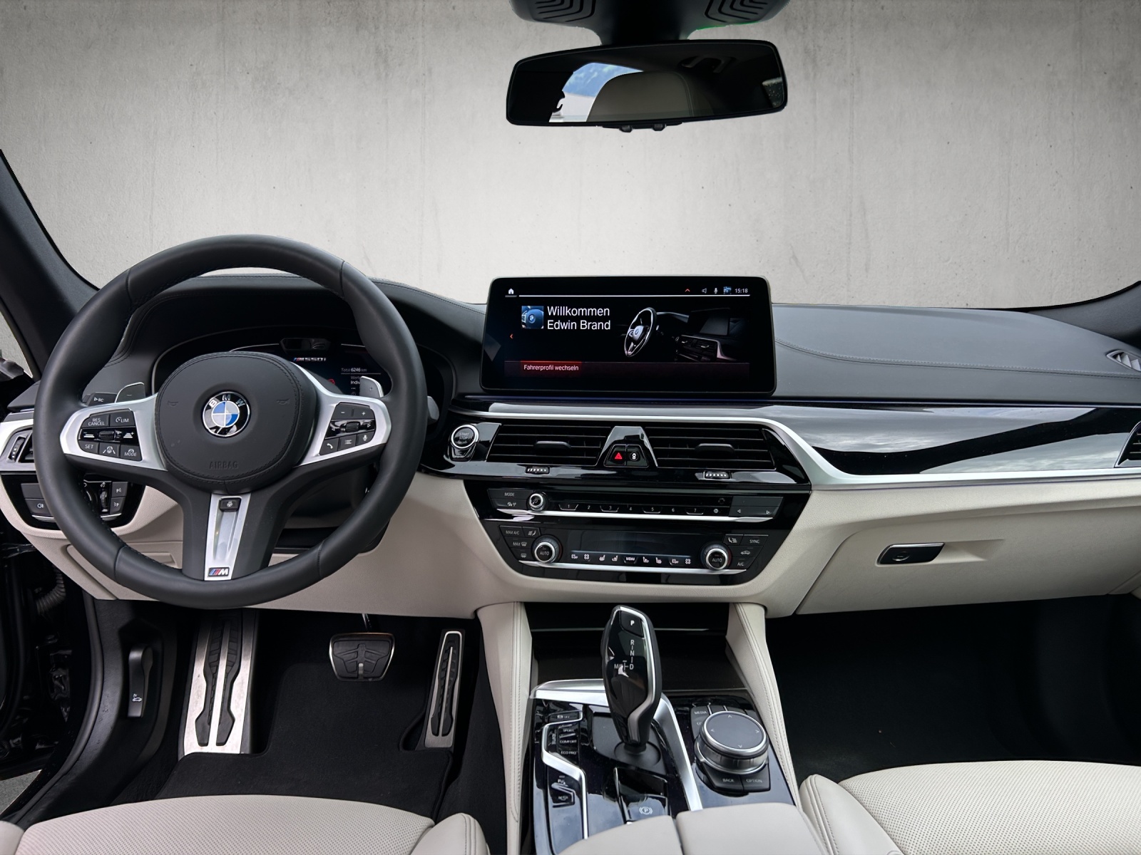 BMW M550i xDrive SAG-image-10