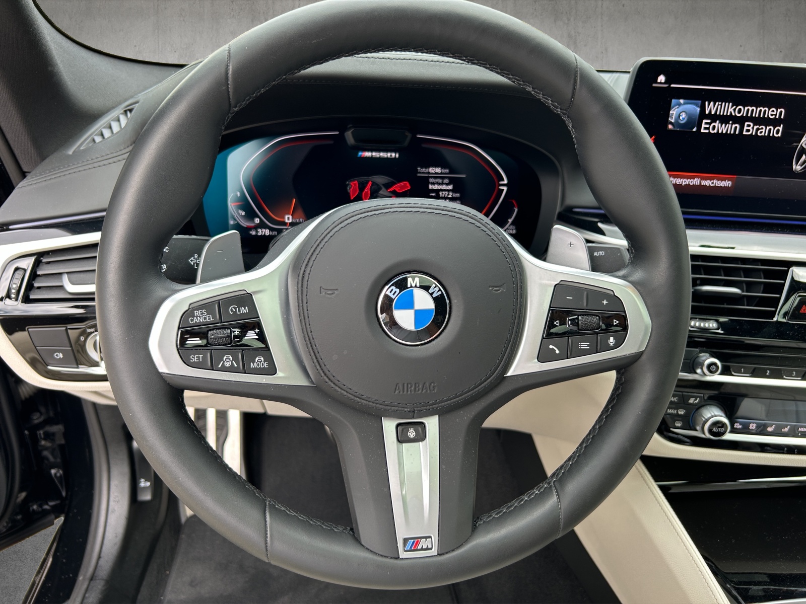 BMW M550i xDrive SAG-image-9