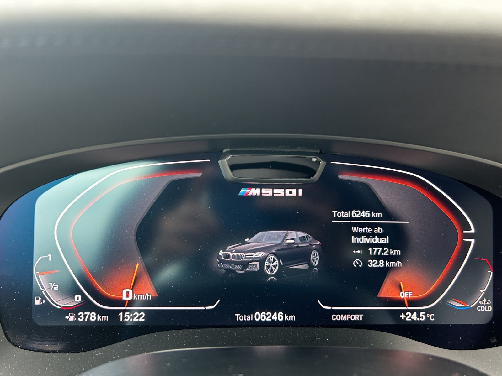 BMW M550i xDrive SAG-image-14